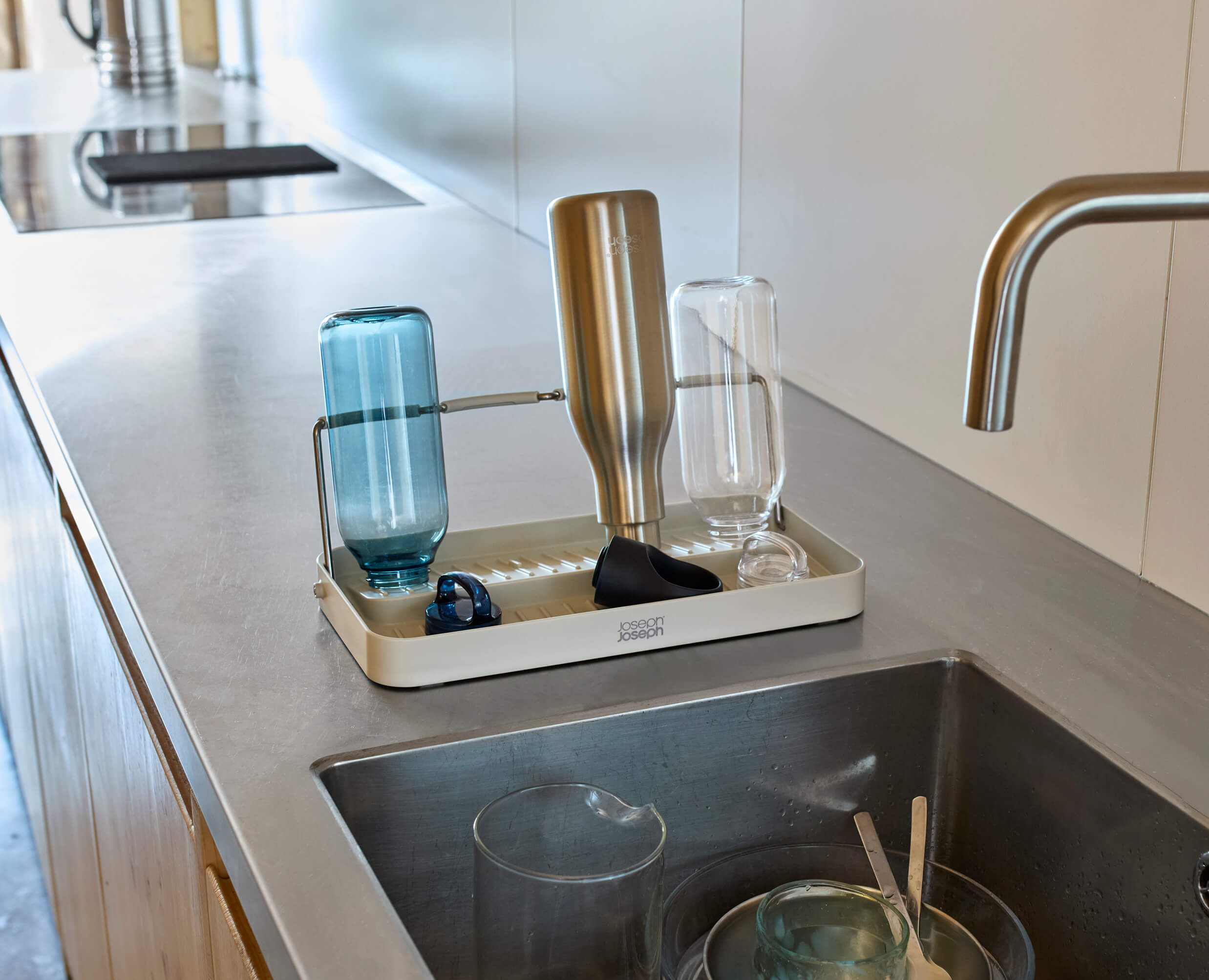 joseph-joseph-drysmart-folding-bottle-drying-rack-holds-4-bottles image 2