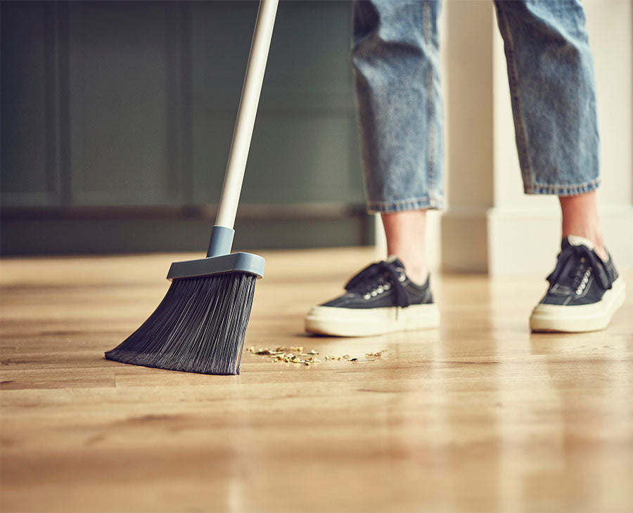 joseph-joseph-cleanstore-wall-mounted-broom-with-telescopic-pole-and-bristle-com image 2