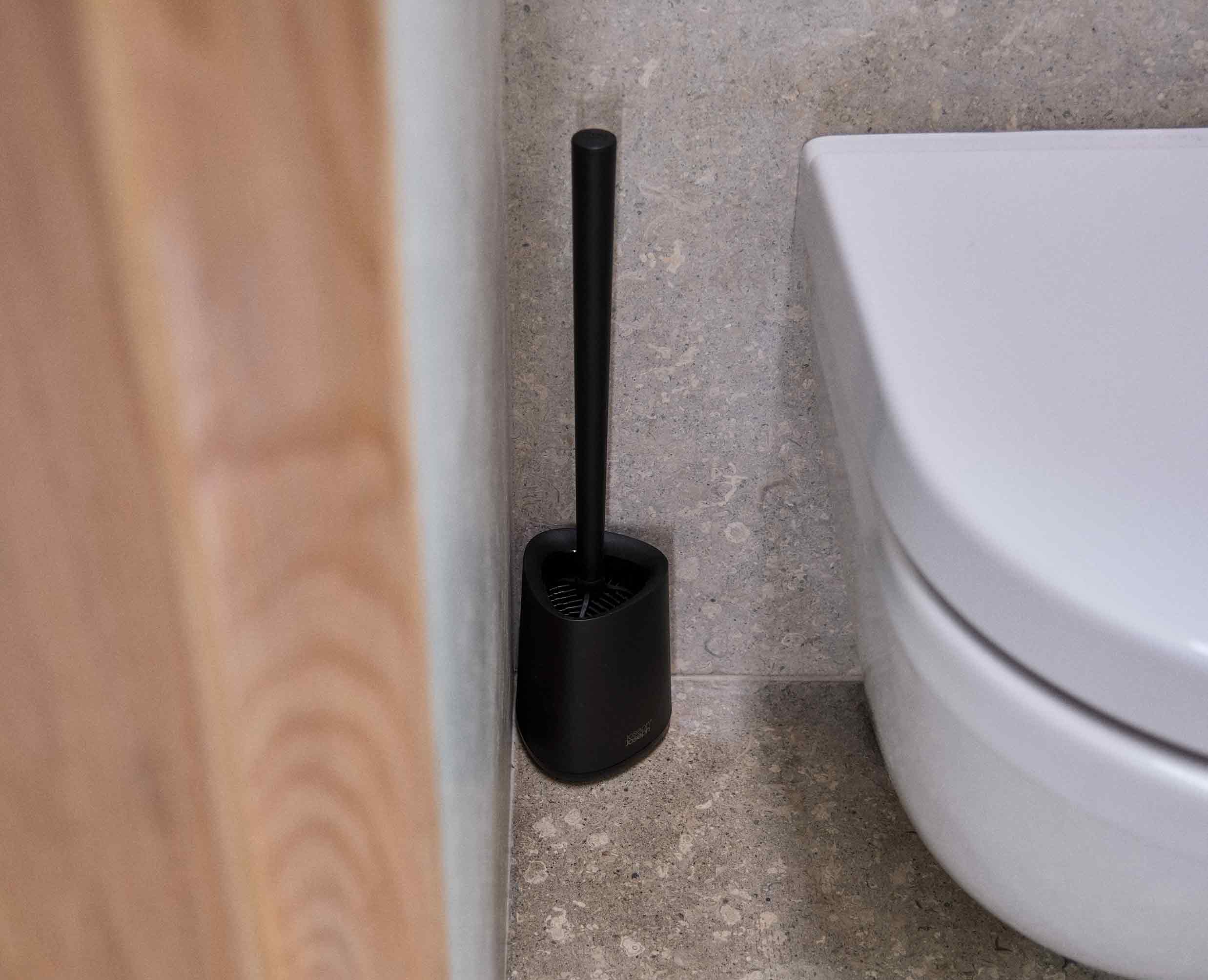 joseph-joseph-flex-360-lite-matt-black-toilet-brush image 5