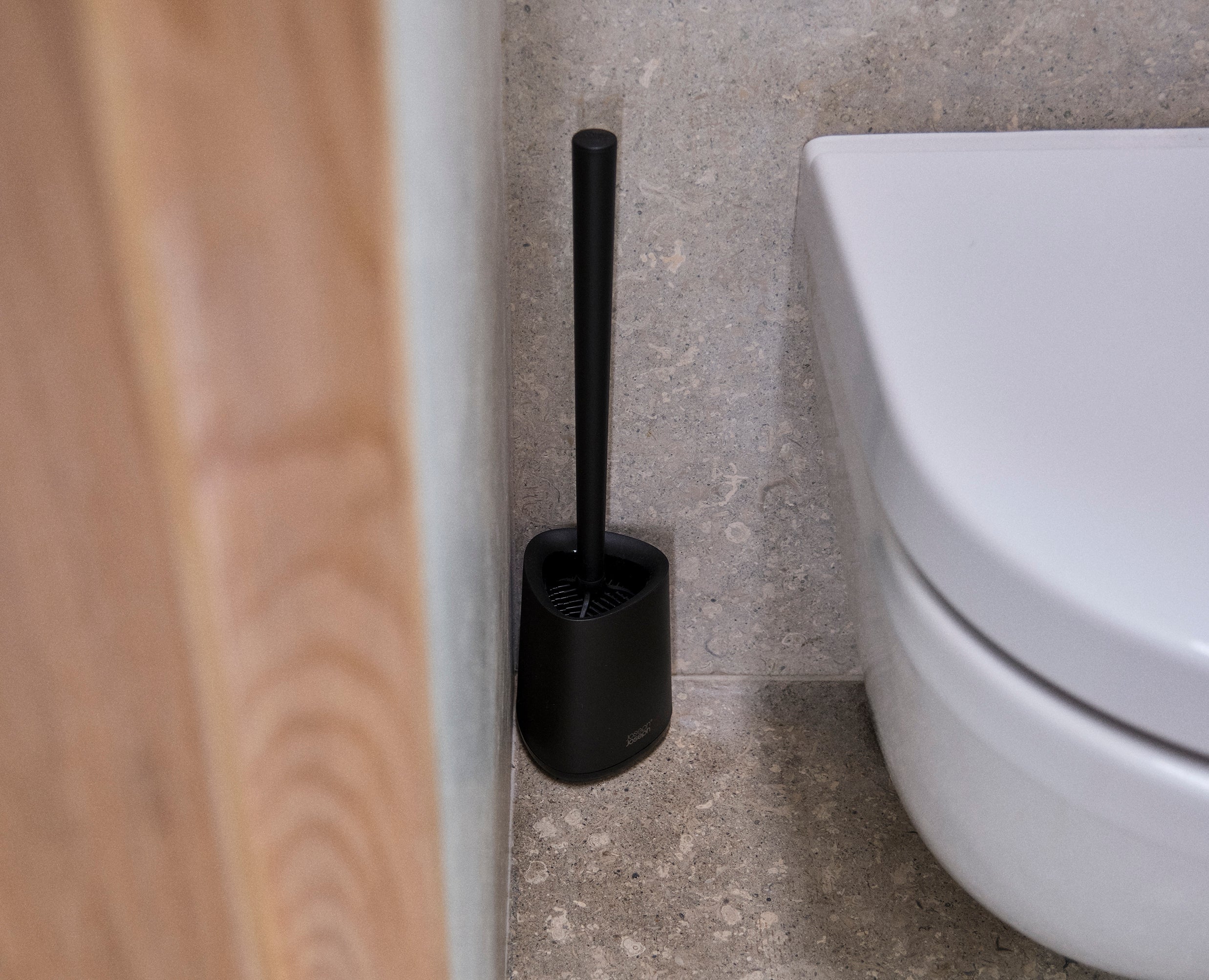 joseph-joseph-flex-360-lite-toilet-brush-pack-of-2-matt-black image 5