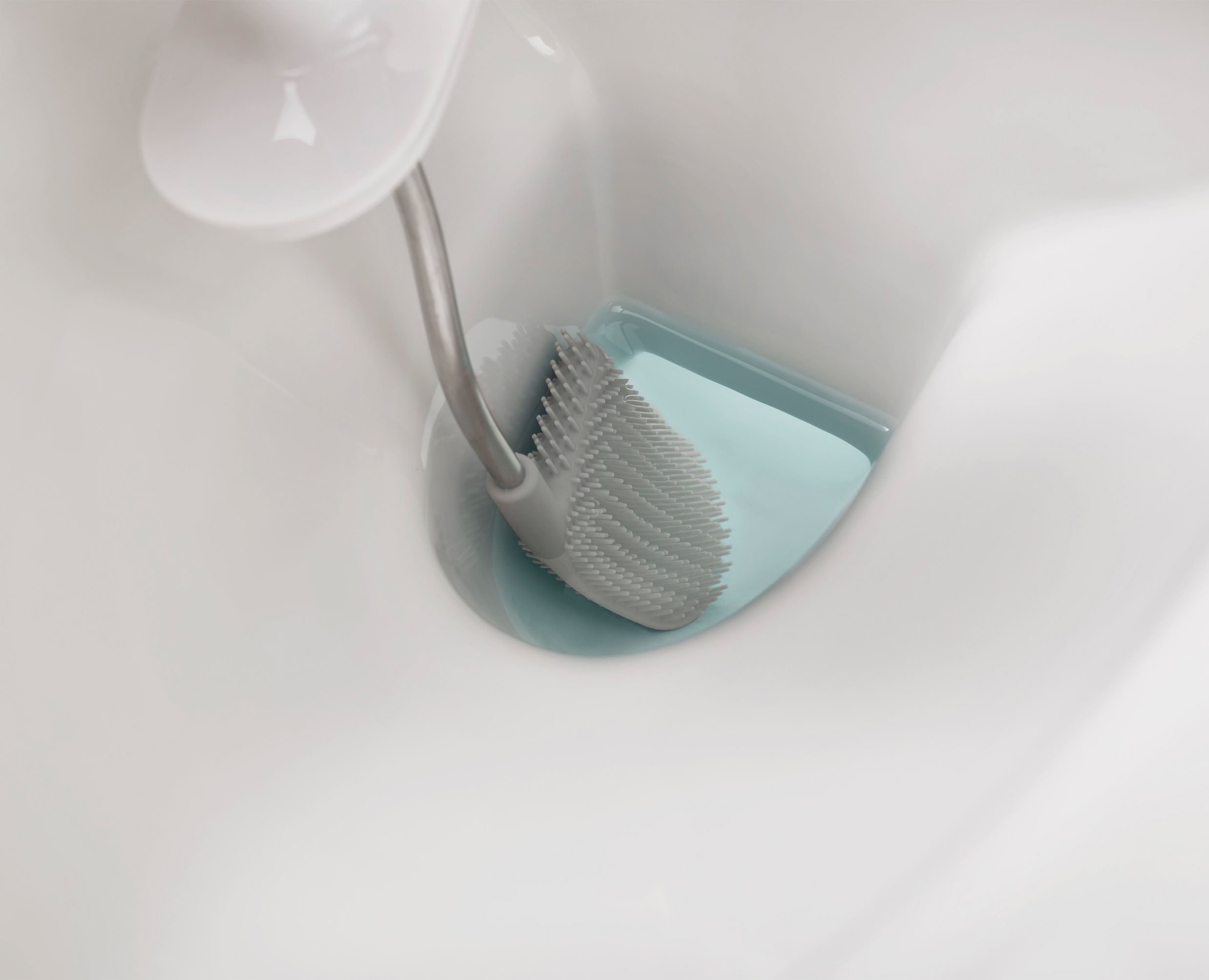 joseph-joseph-flex-plus-toilet-brush-with-storage-caddy-light-grey image 5