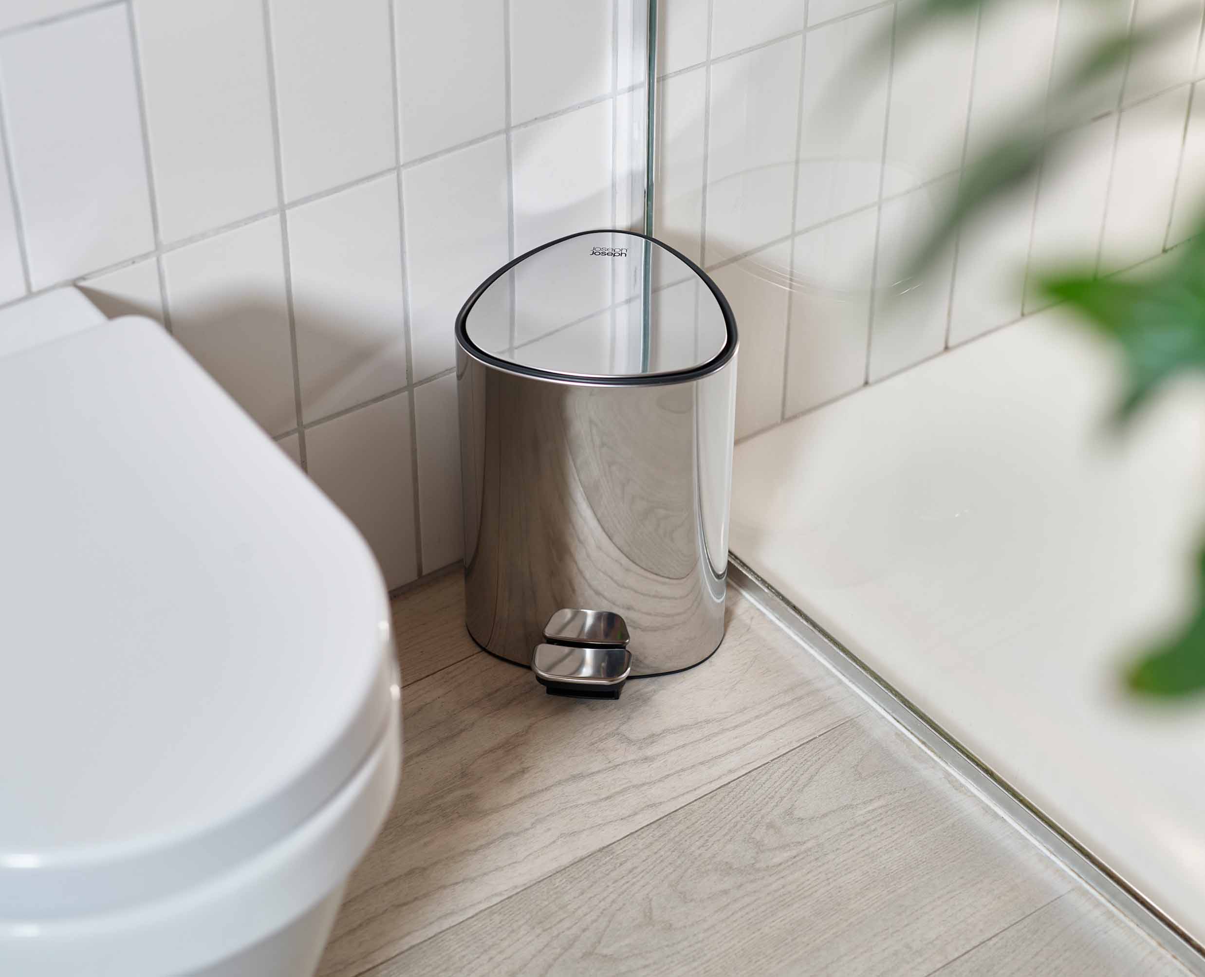 joseph-joseph-easystore-luxe-5l-stainless-steel-bathroom-pedal-bin image 3
