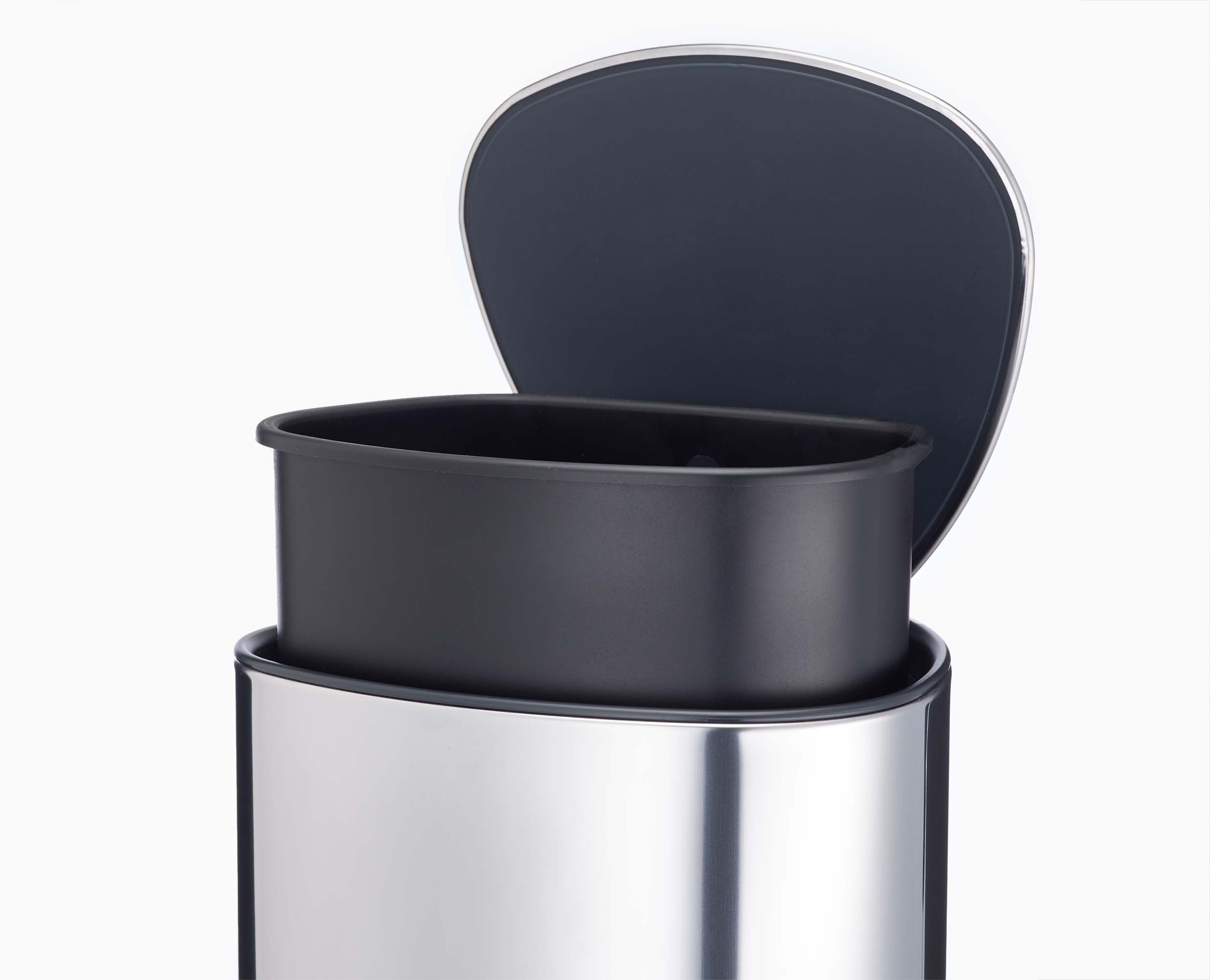 joseph-joseph-easystore-luxe-5l-stainless-steel-bathroom-pedal-bin image 4