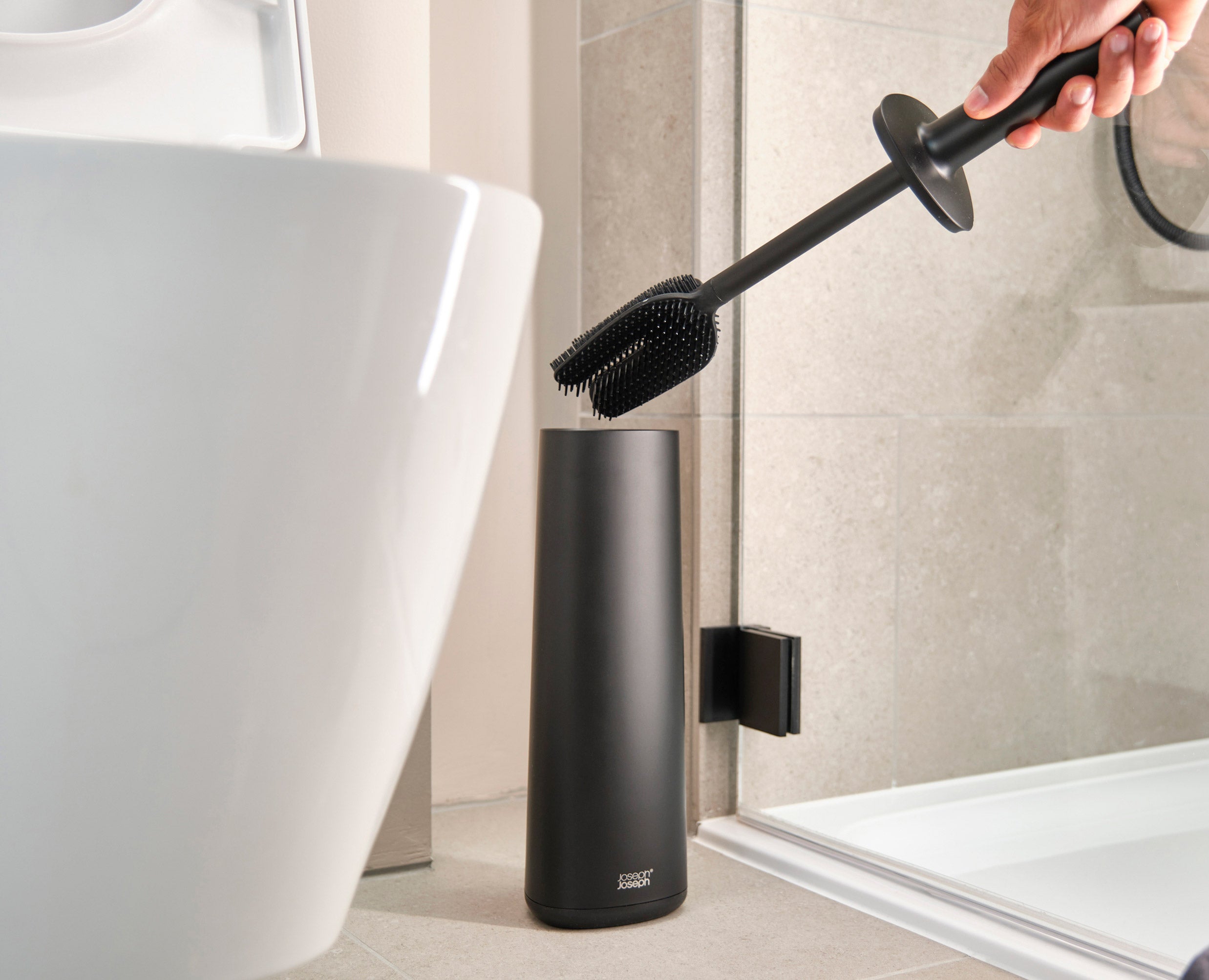 joseph-joseph-flex-360-toilet-brush-matt-black-pack-of-2 image 4