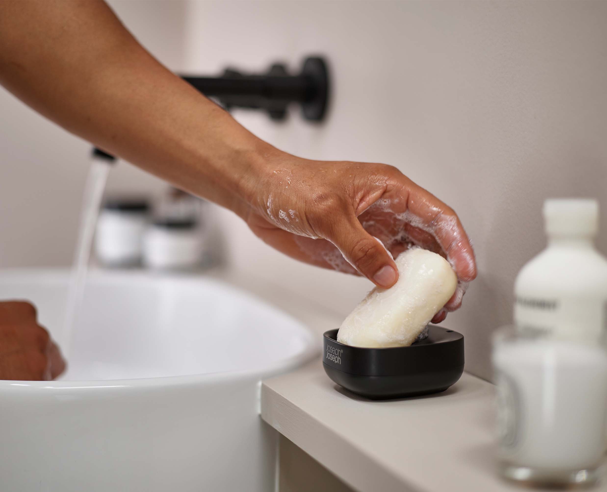 joseph-joseph-slim-compact-matt-black-soap-dish image 3