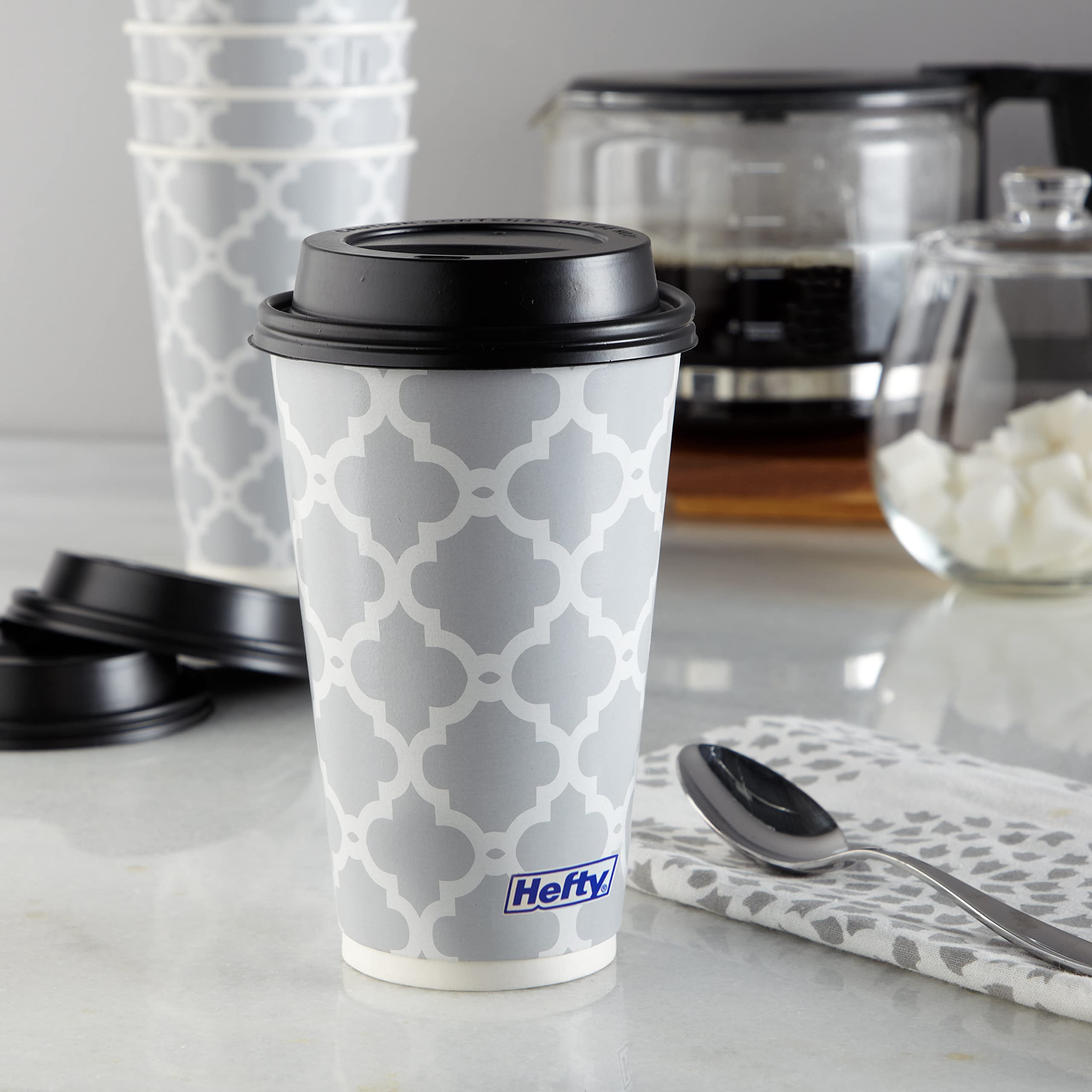 hefty-disposable-hot-cups-with-lids-16-oz-20-count image 2