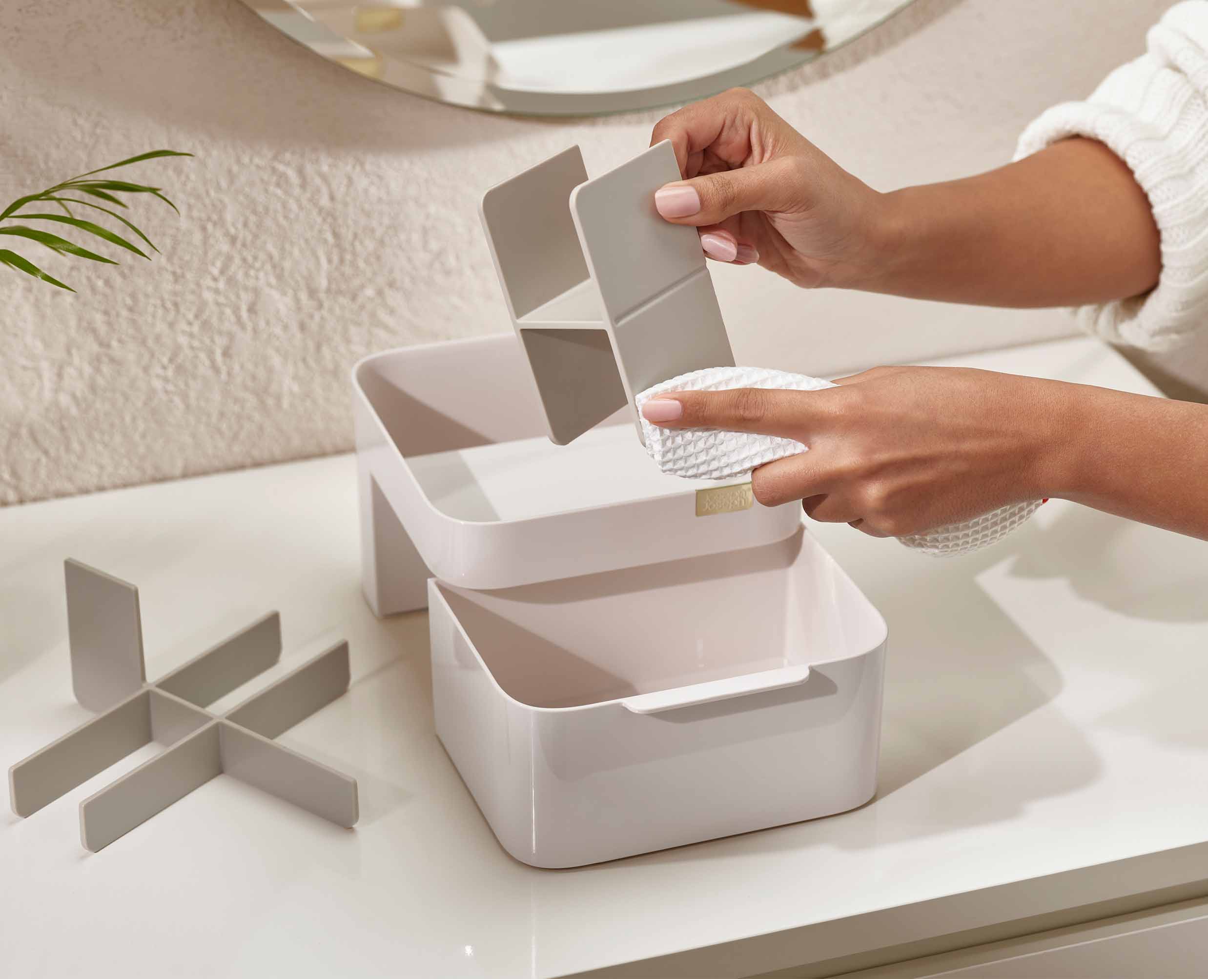 joseph-joseph-viva-cosmetic-organiser-with-drawer image 6
