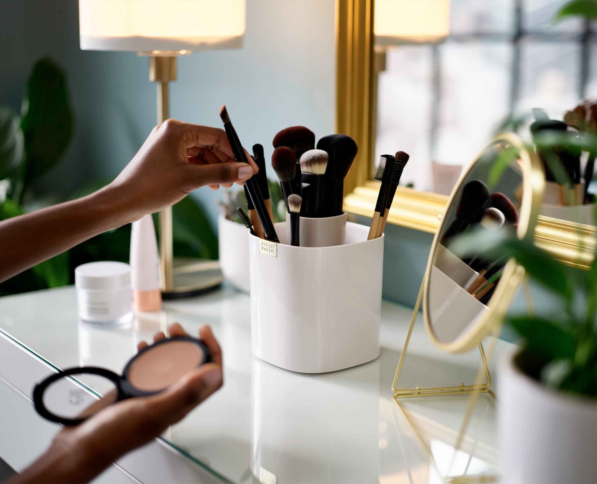joseph-joseph-viva-makeup-brush-pot-tiered-storage-with-dividers image 3
