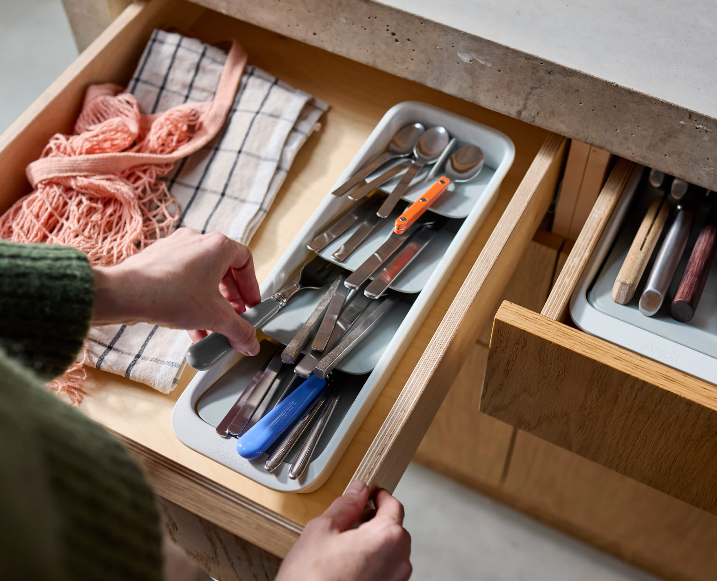 joseph-joseph-drawerstore-2-piece-cutlery-knife-organiser-set image 4