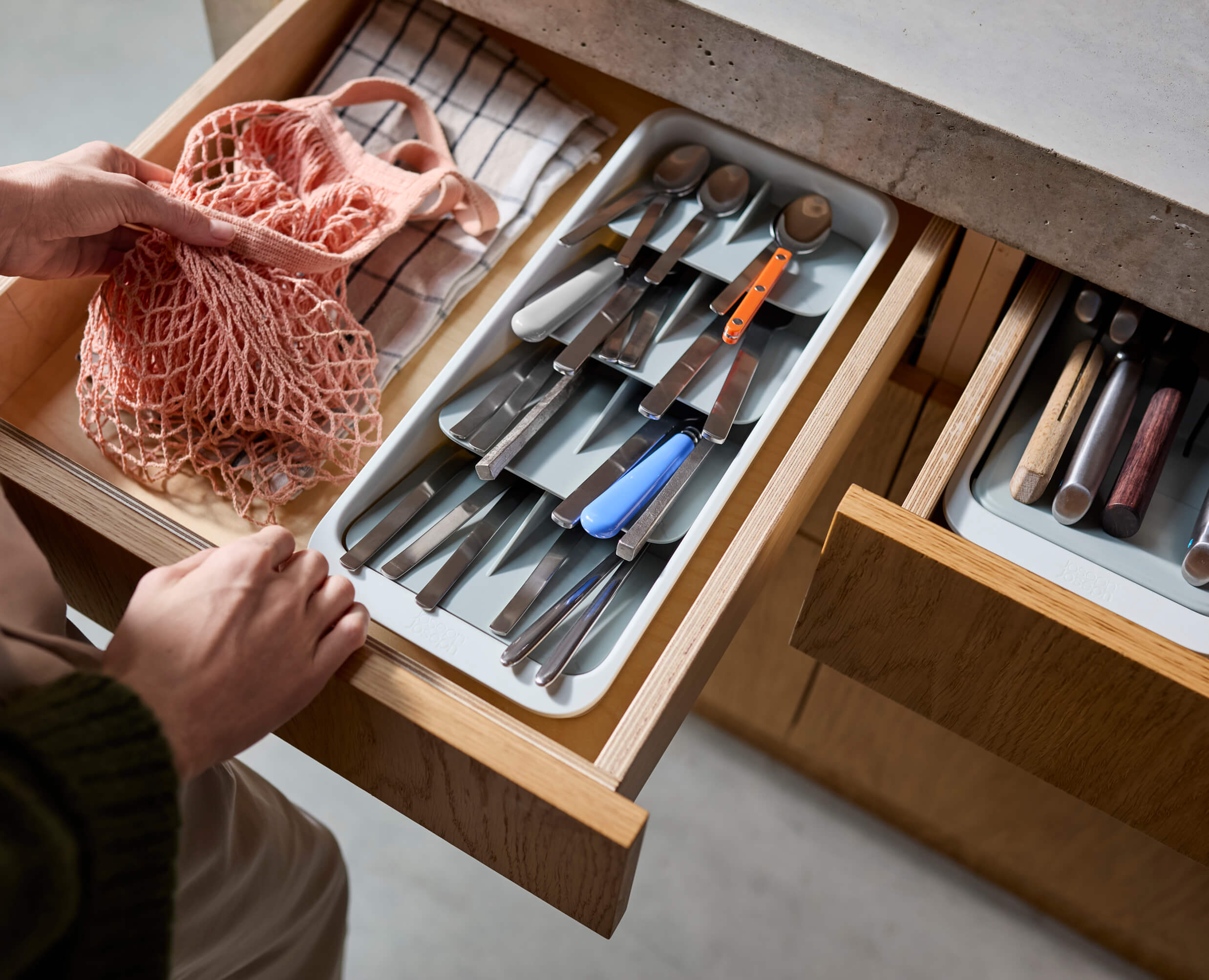 joseph-joseph-drawerstore-large-tiered-cutlery-organiser image 3