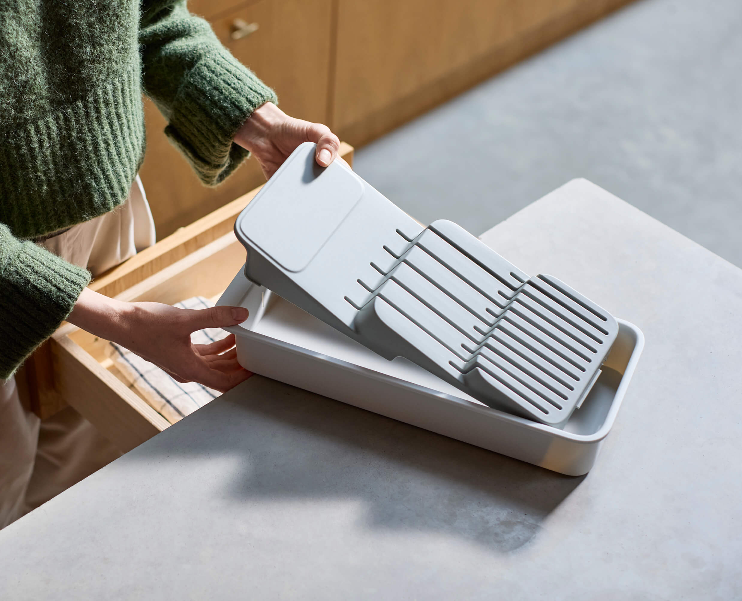 joseph-joseph-drawerstore-2-tier-compact-knife-organiser image 4
