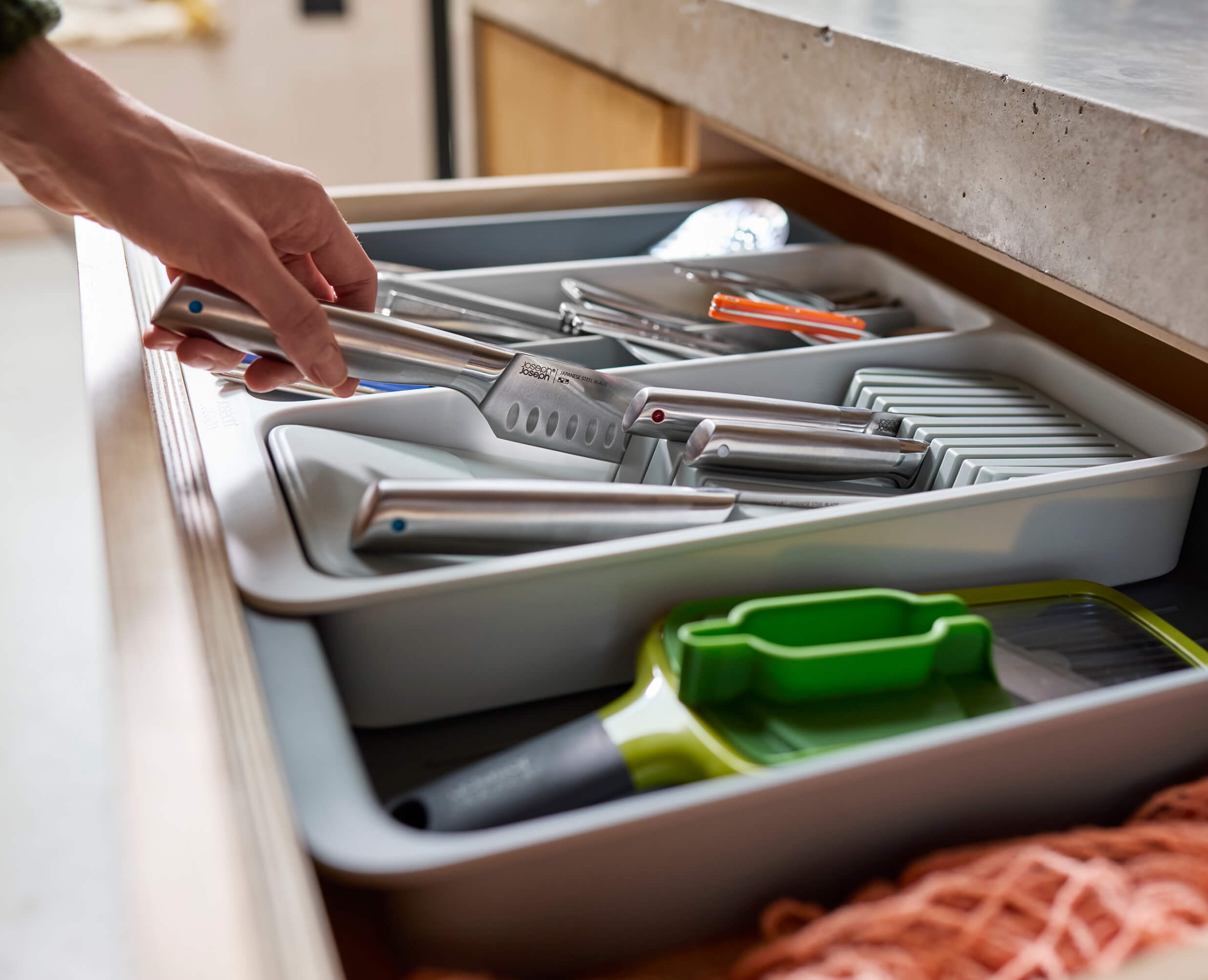 joseph-joseph-drawerstore-expanding-tiered-cutlery-utensil-gadget-knife-organise image 5