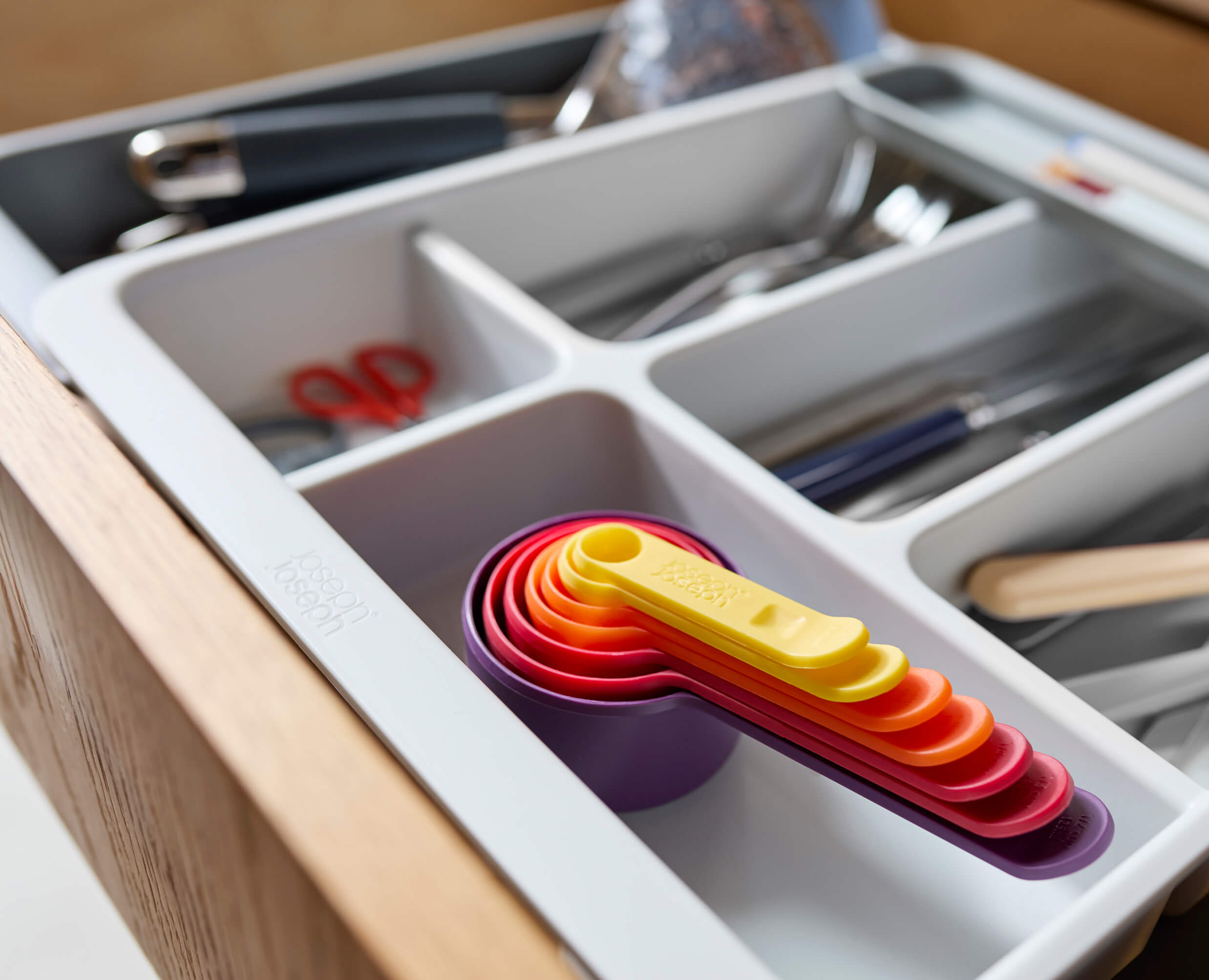 joseph-joseph-drawerstore-expanding-cutlery-utensil-gadget-organiser image 5