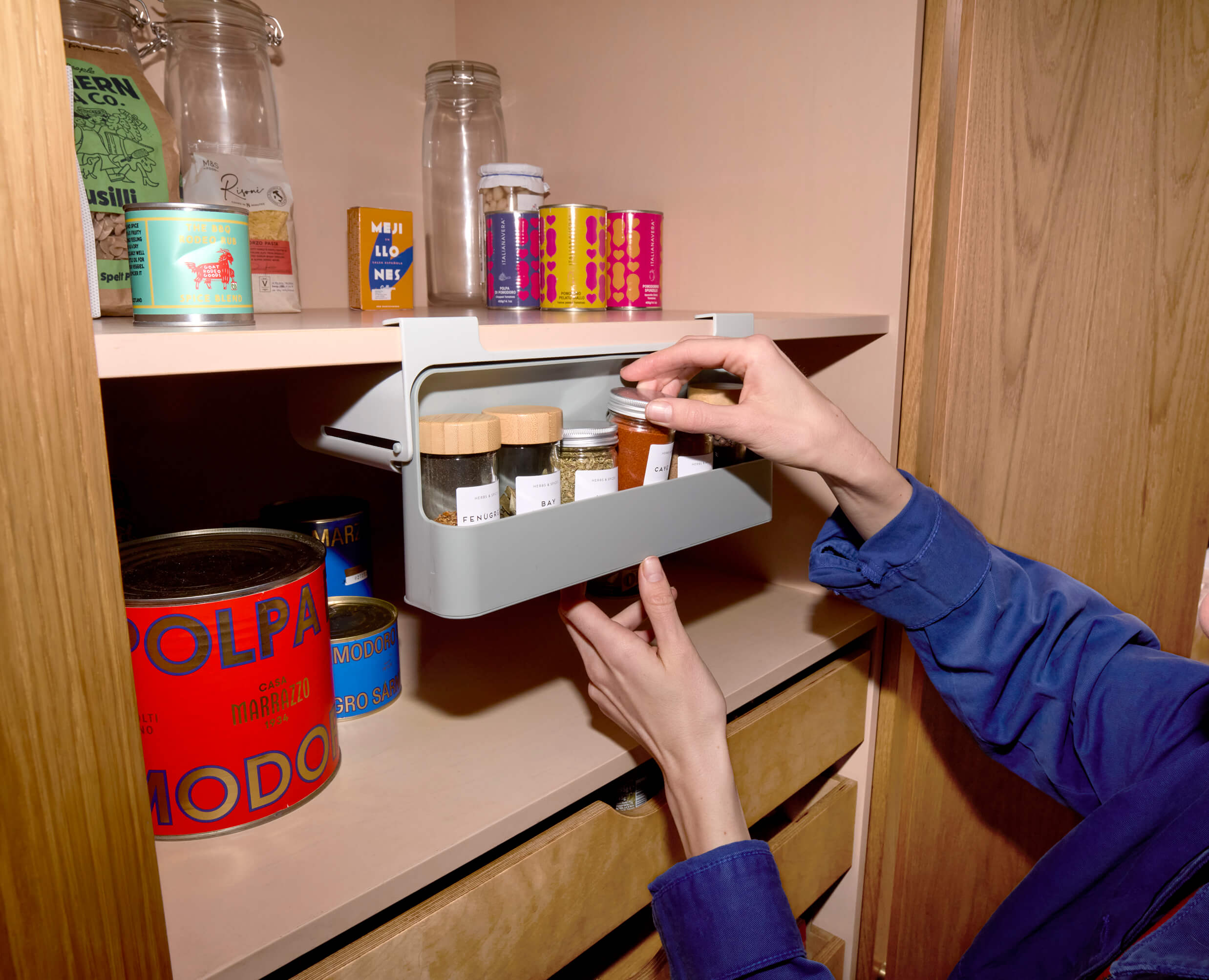 joseph-joseph-cupboardstore-under-shelf-spice-rack image 4
