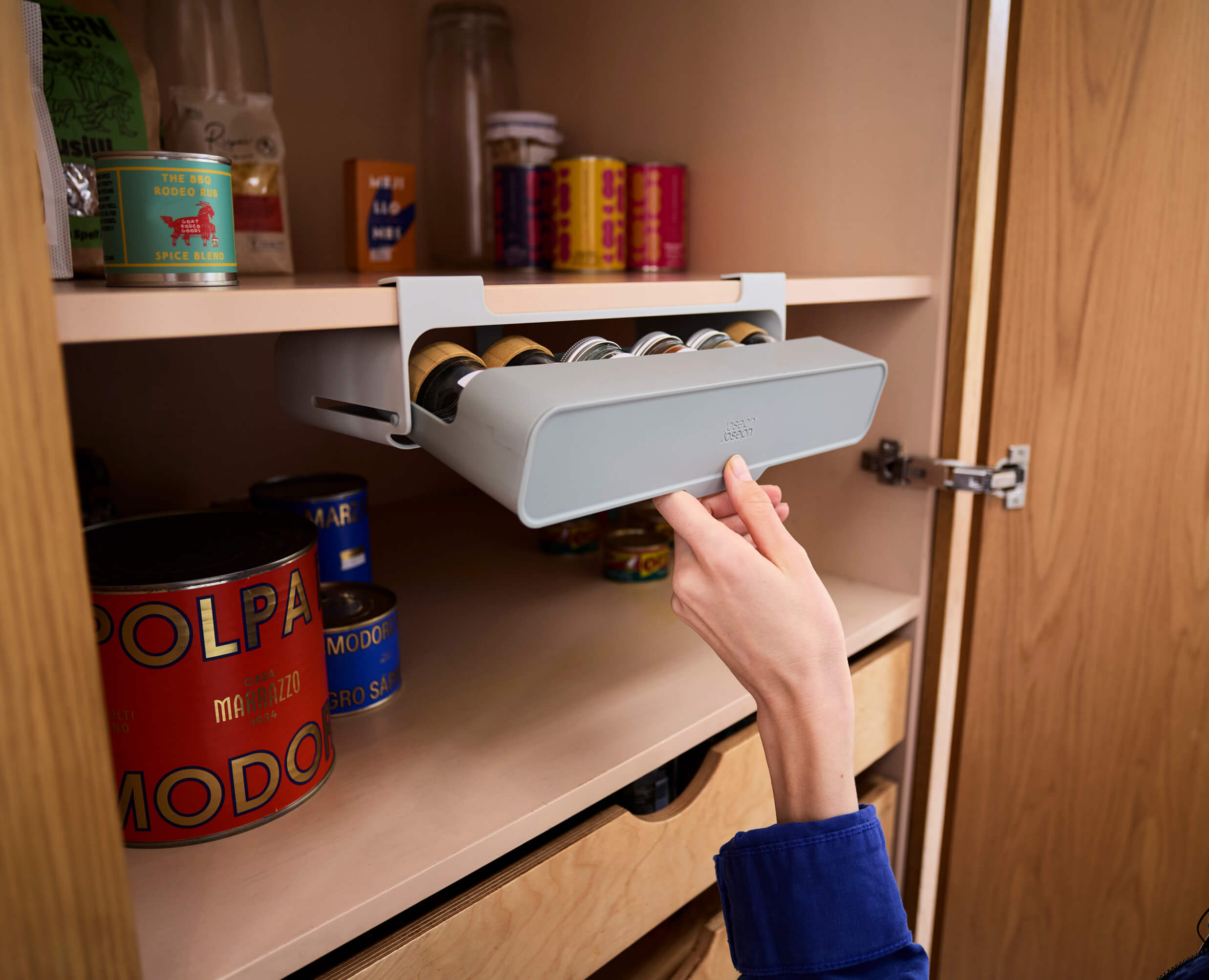joseph-joseph-cupboardstore-under-shelf-spice-rack image 3