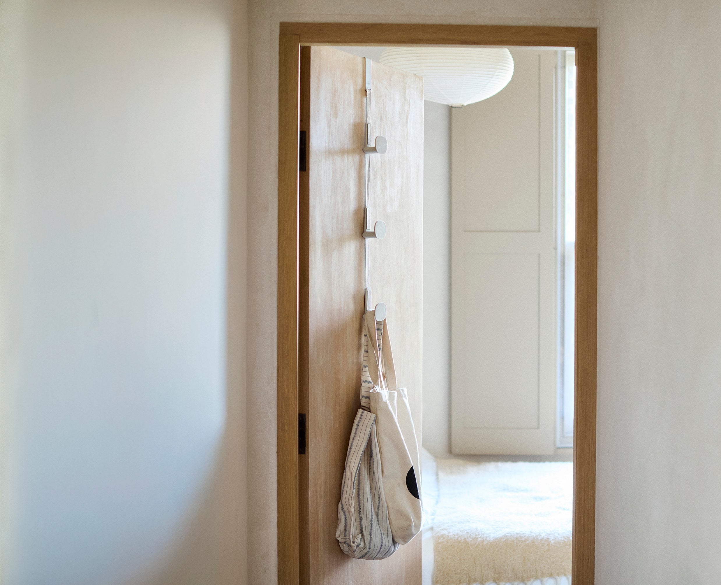 joseph-joseph-orderly-ecru-over-door-handbag-storage-holder image 2