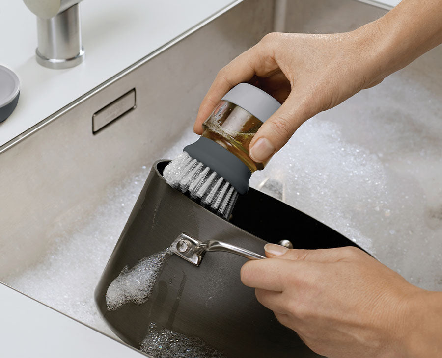 joseph-joseph-palm-scrub-grey-washing-up-brush image 2