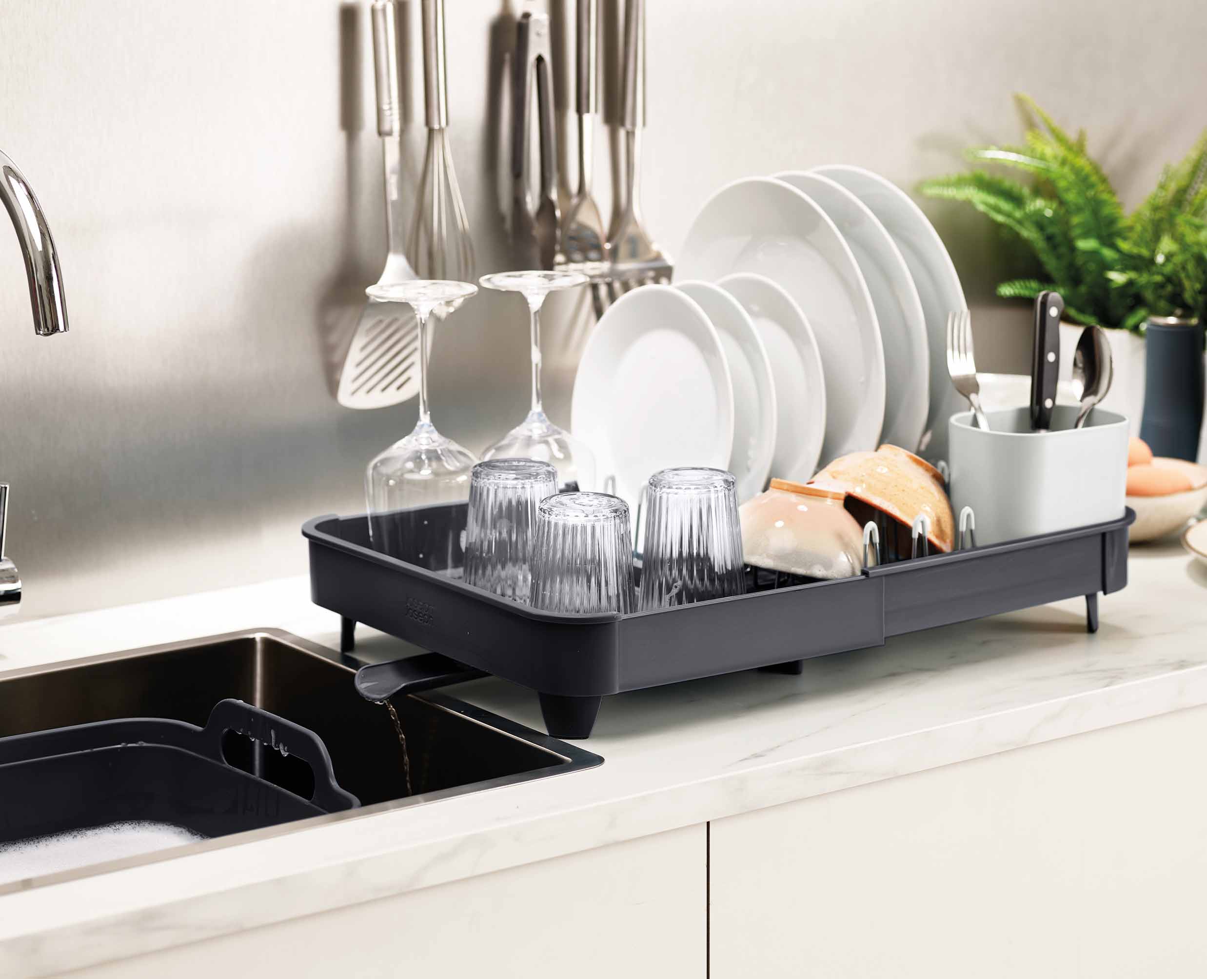 joseph-joseph-extend-grey-expandable-dish-drainer image 3