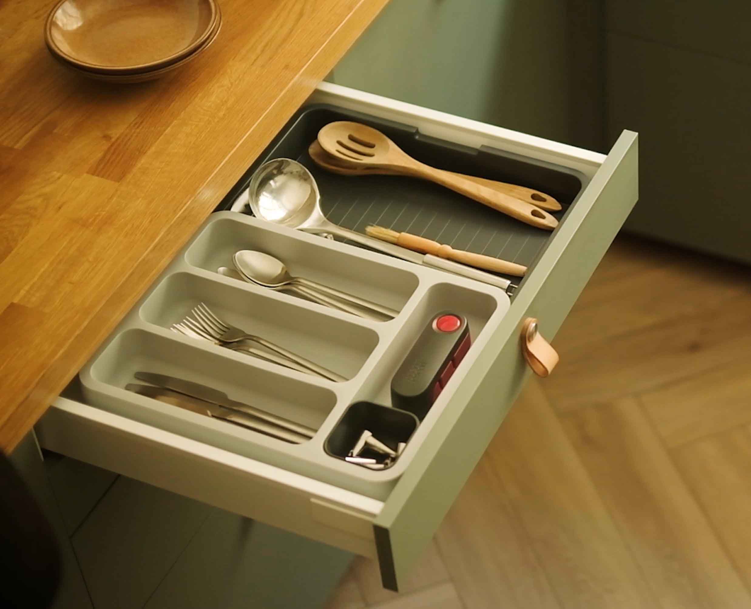 joseph-joseph-drawerstore-grey-expandable-cutlery-tray image 3