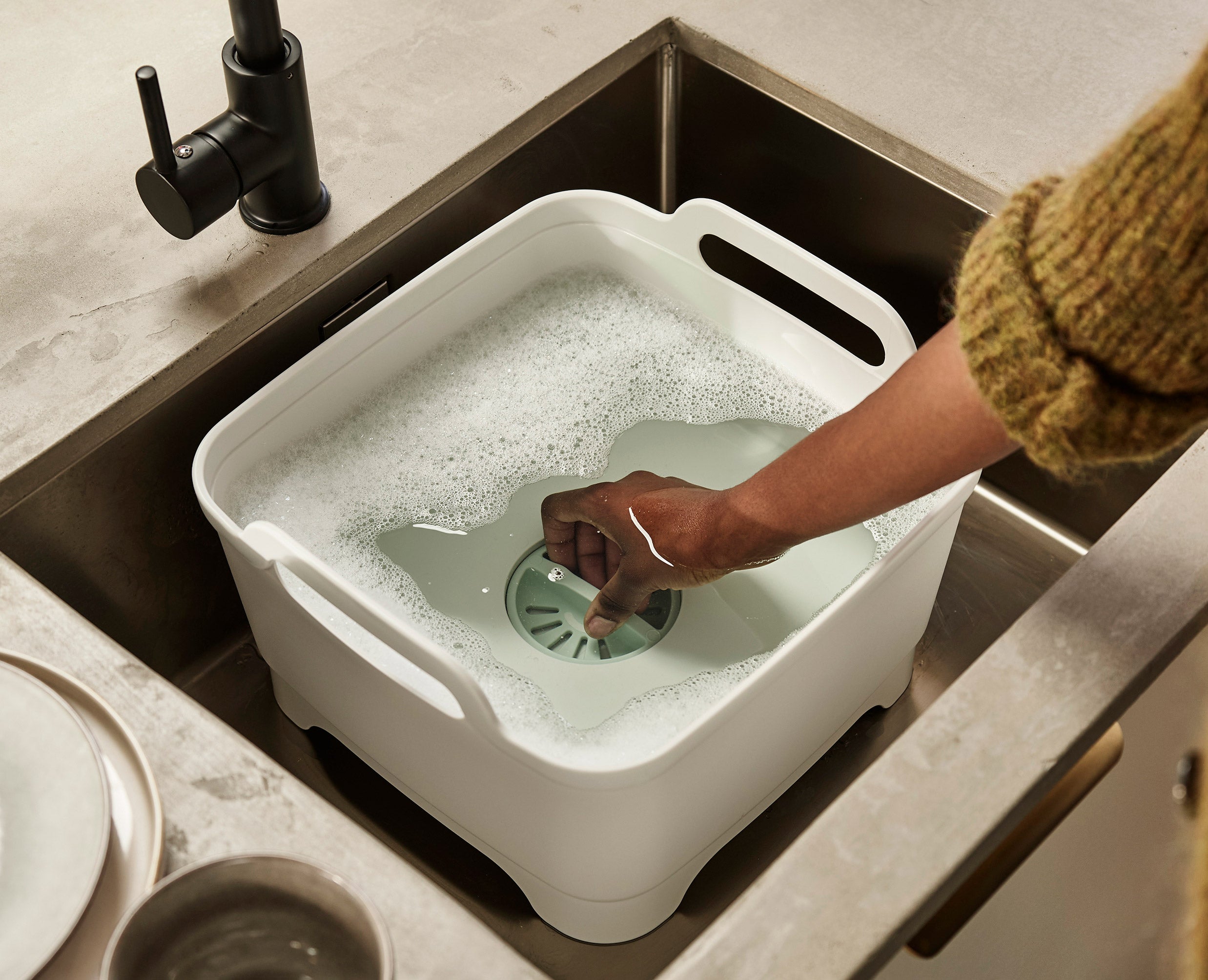 joseph-joseph-stone-green-drainer-washing-up-bowl-brush-set image 5