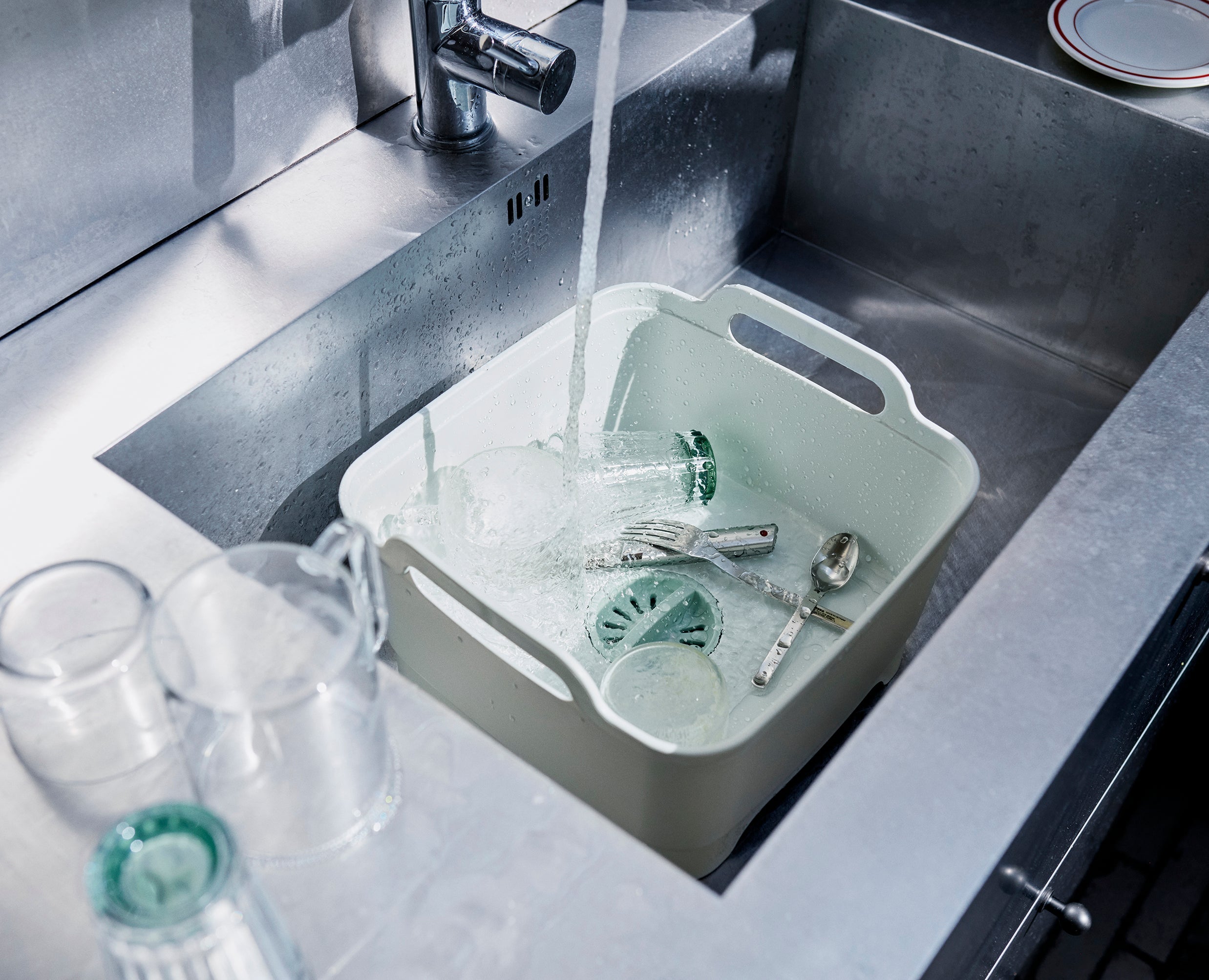 joseph-joseph-wash-drain-stone-green-washing-up-bowl image 3