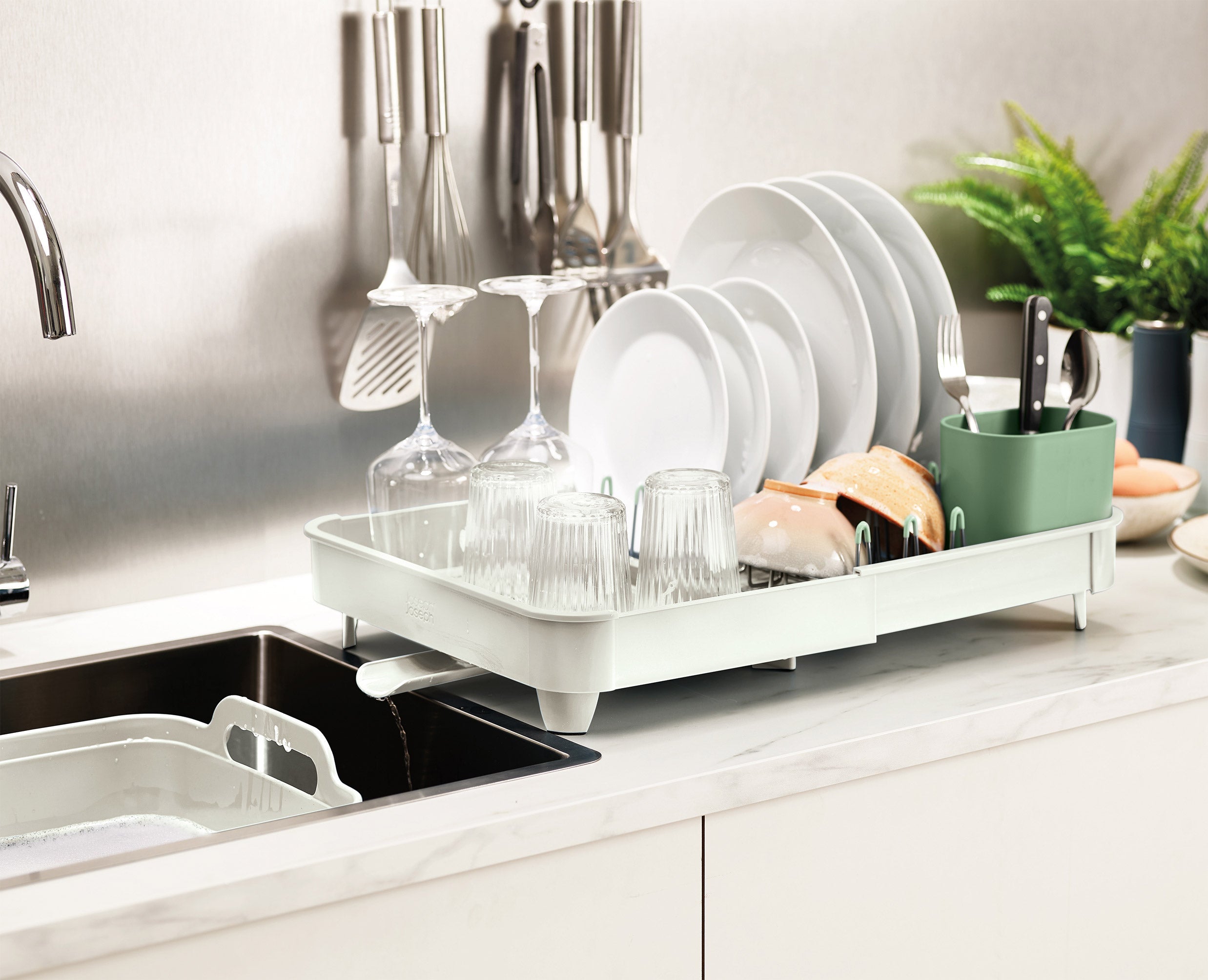 joseph-joseph-stone-green-drainer-washing-up-bowl-brush-set image 4
