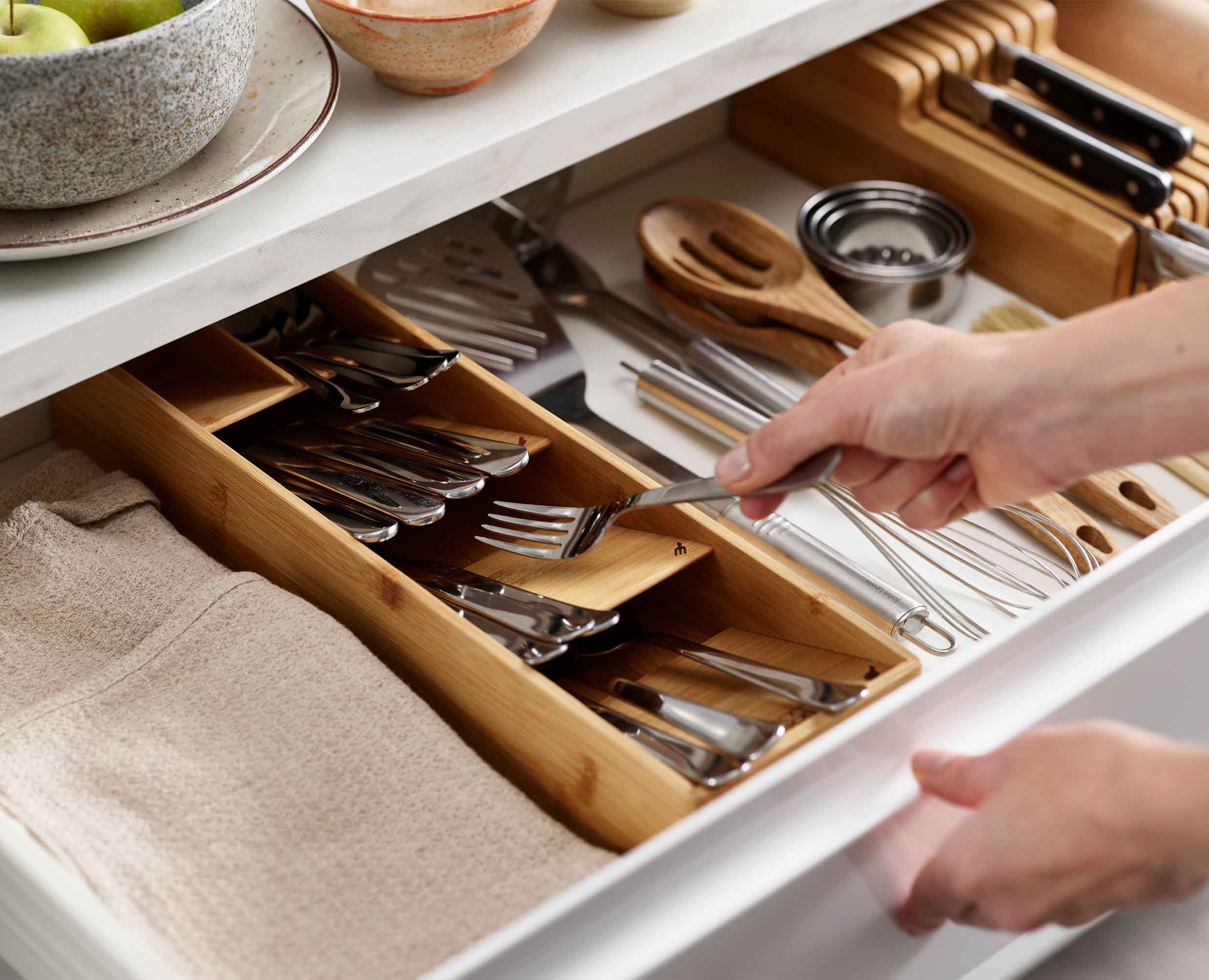 joseph-joseph-drawerstore-bamboo-compact-cutlery-organiser image 3