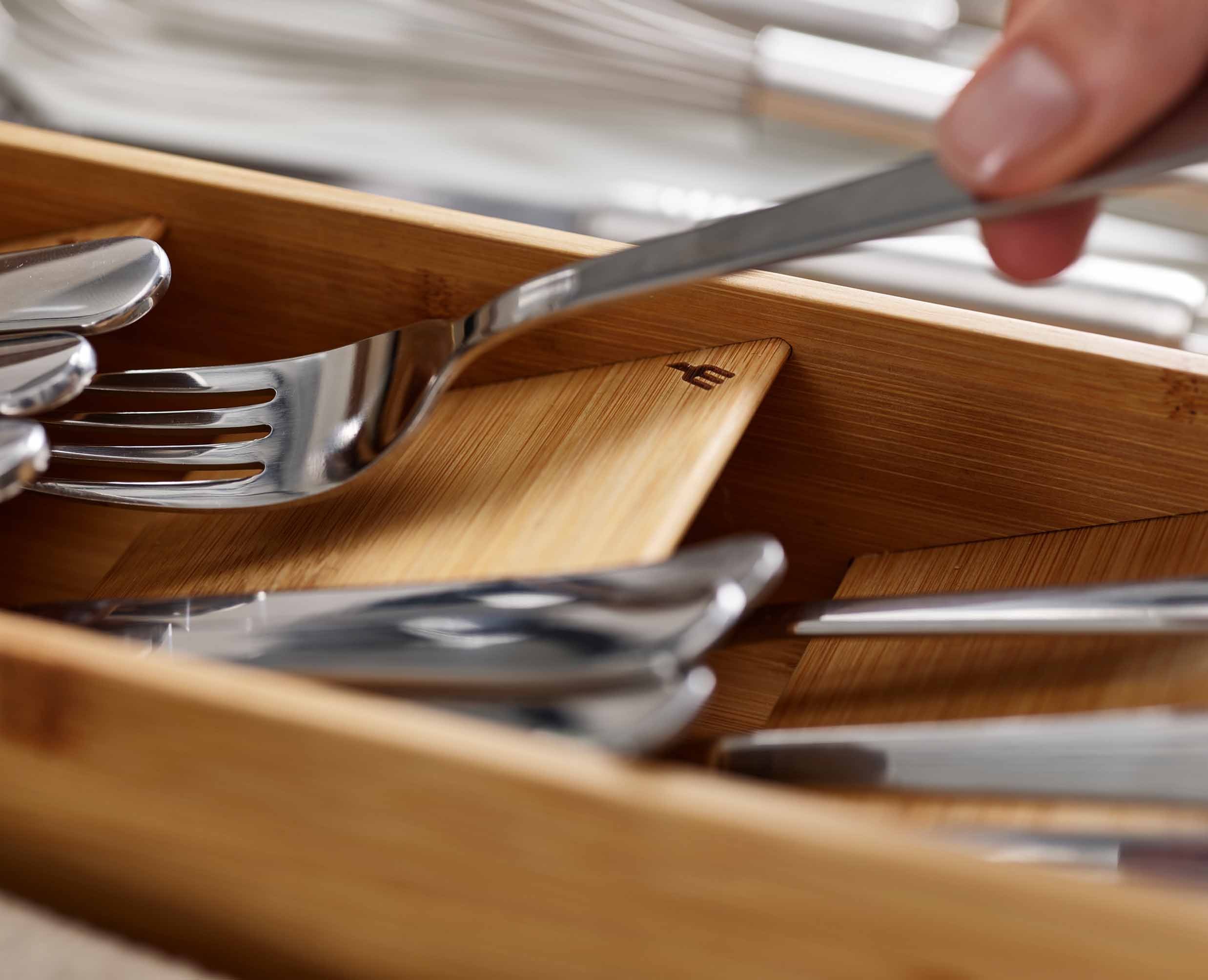 joseph-joseph-drawerstore-bamboo-compact-cutlery-organiser image 5