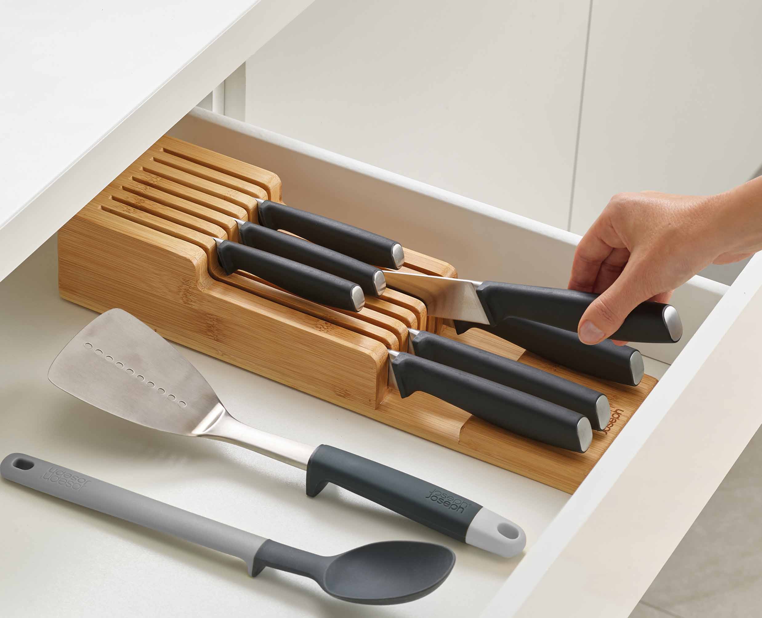 joseph-joseph-drawerstore-bamboo-compact-knife-organiser image 4