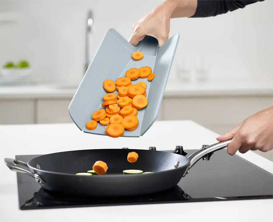 joseph-joseph-chop2pot-plus-2-piece-blue-chopping-board-set image 2