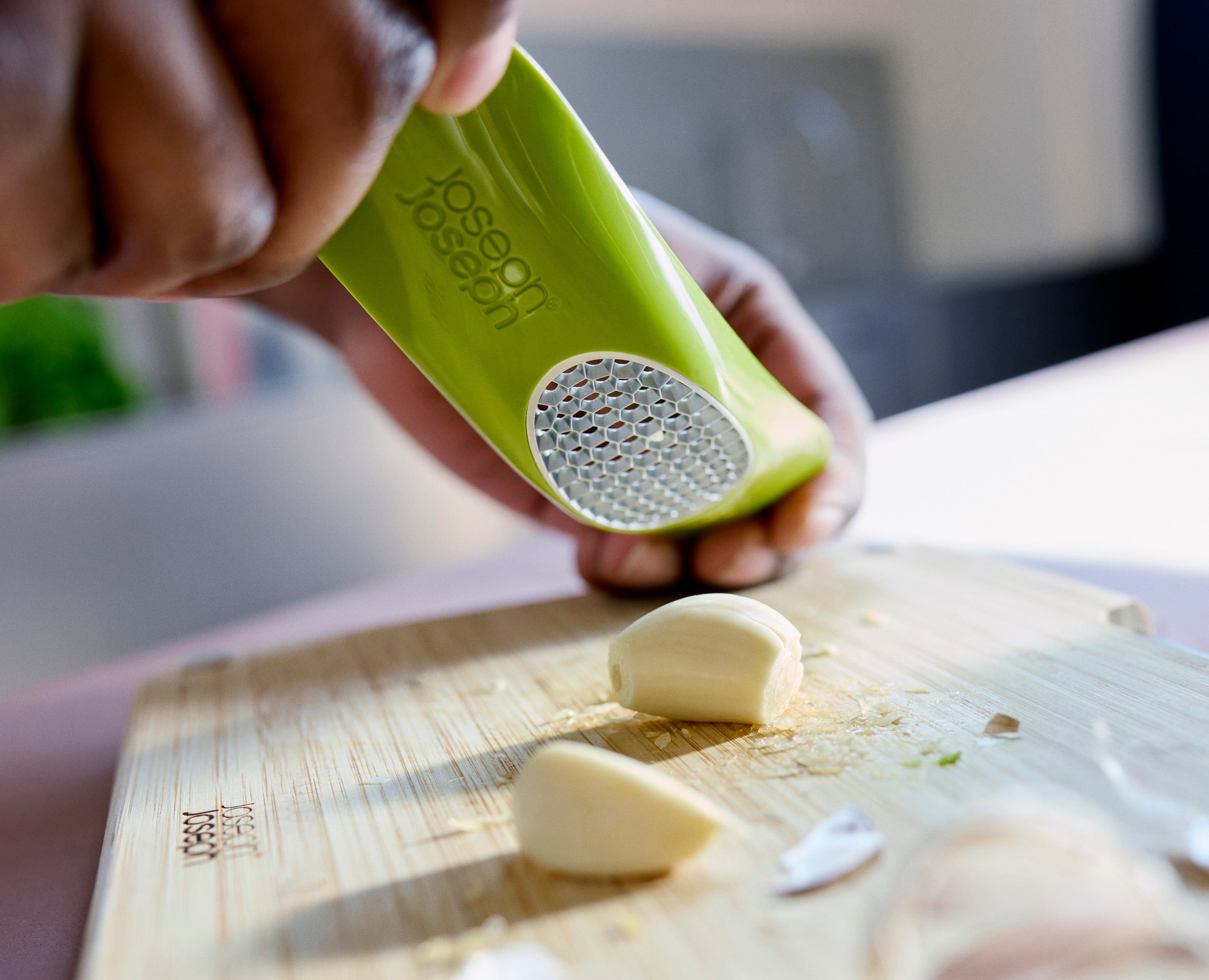 joseph-joseph-rocker-green-garlic-crusher image 3
