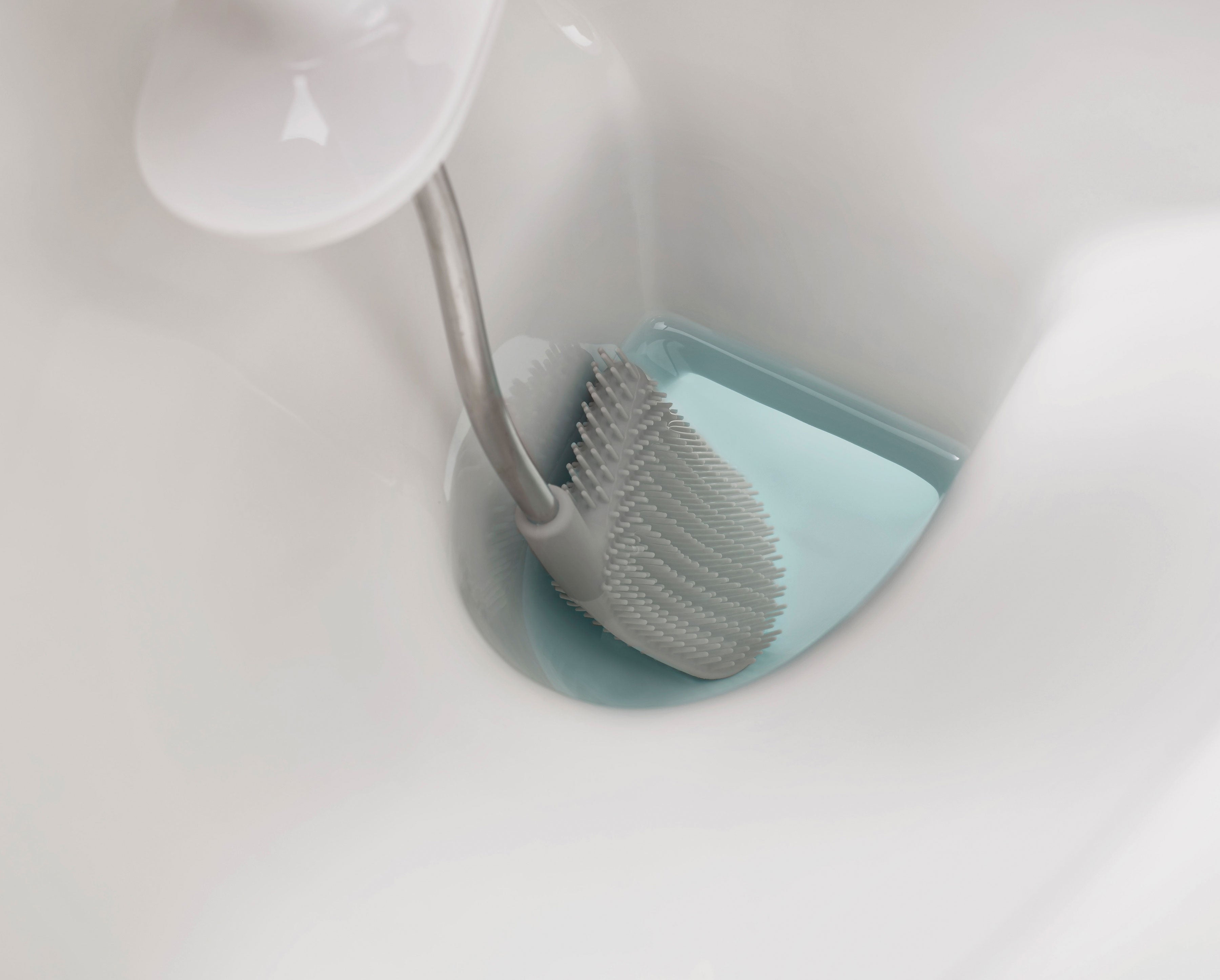 joseph-joseph-flex-pack-of-2-grey-toilet-brushes image 4