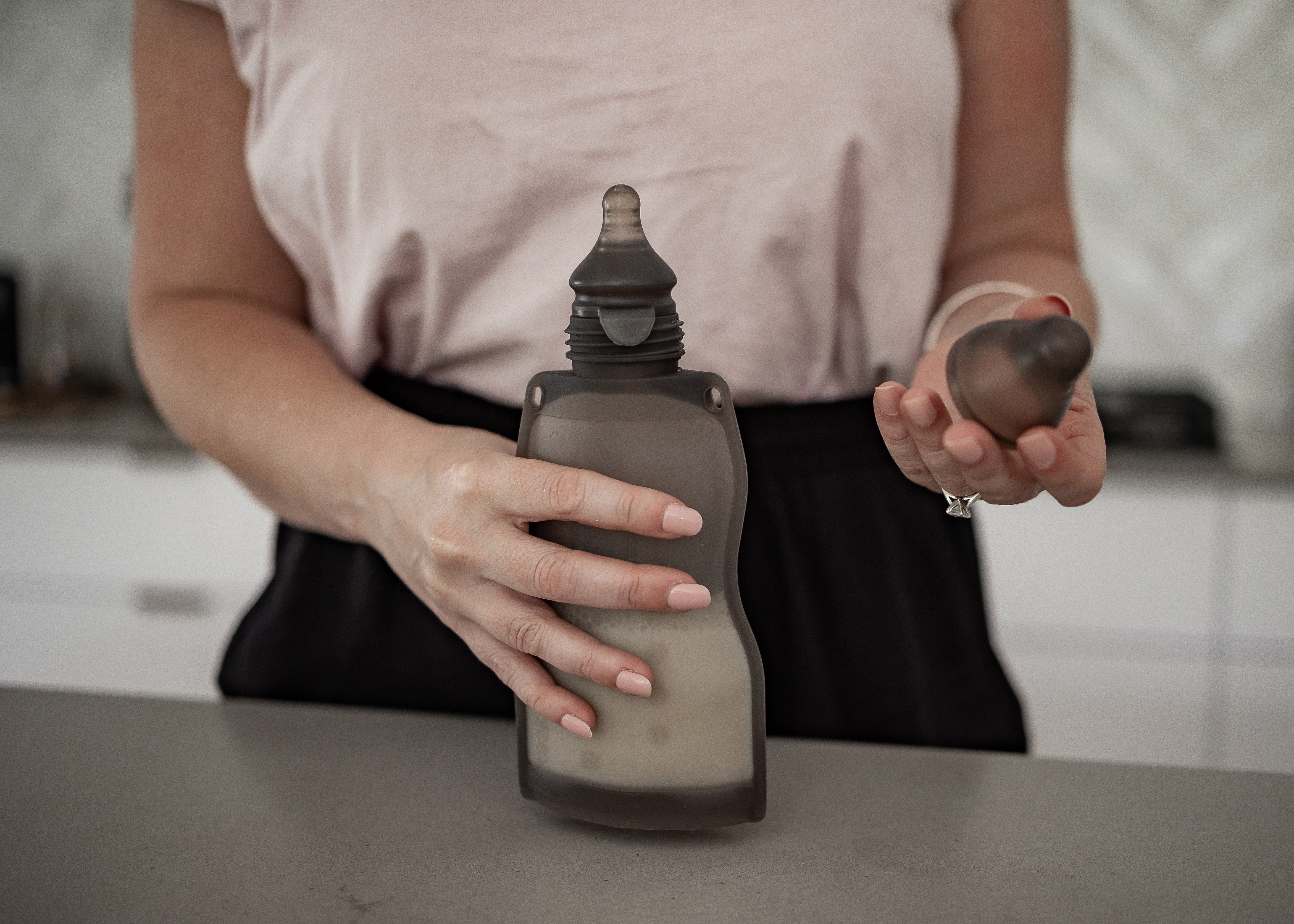 haakaa-silicone-squeeze-feed-attachment-set image 7