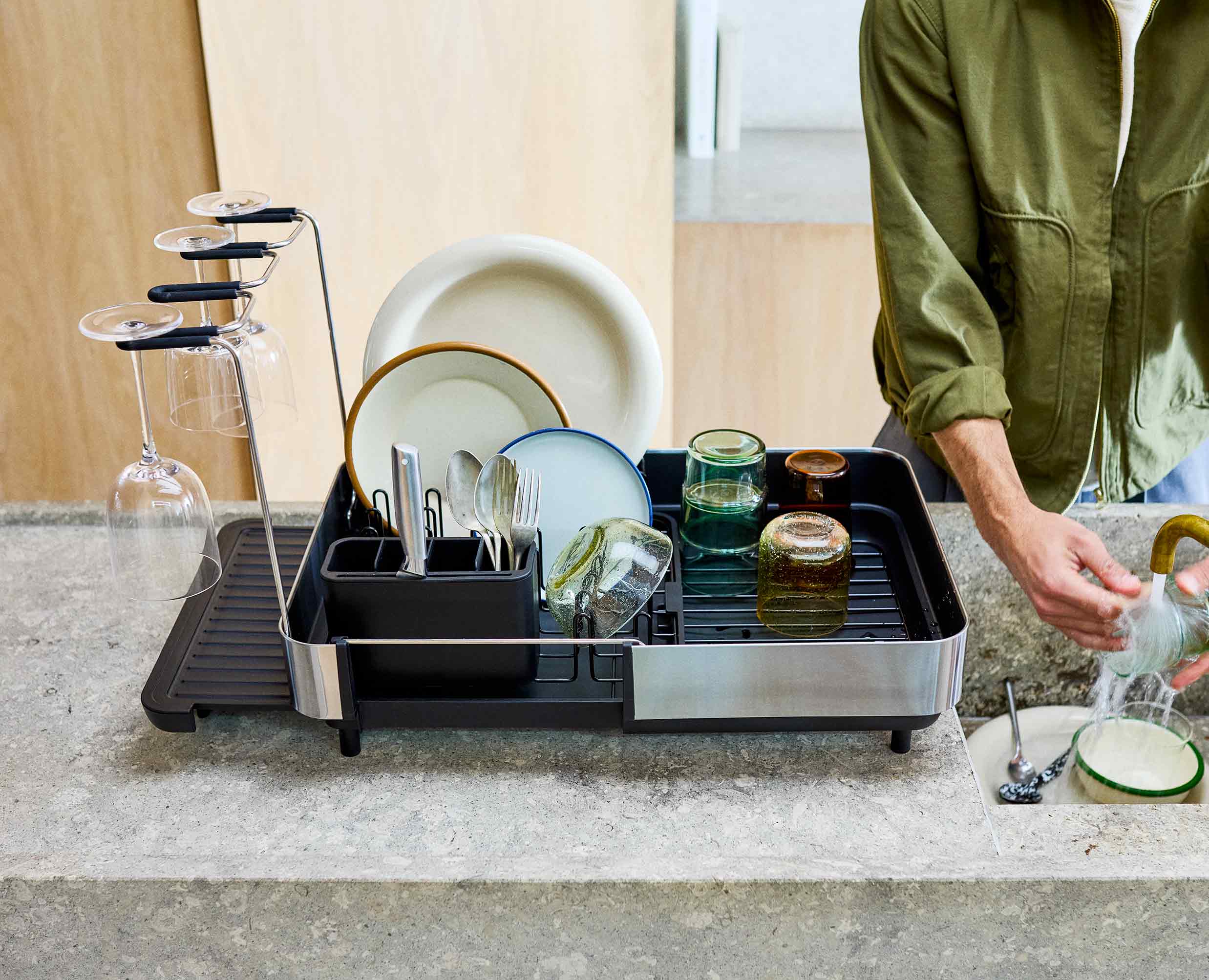 joseph-joseph-extend-steel-plus-expandable-dish-drainer-with-wine-glass-rack-bla image 2