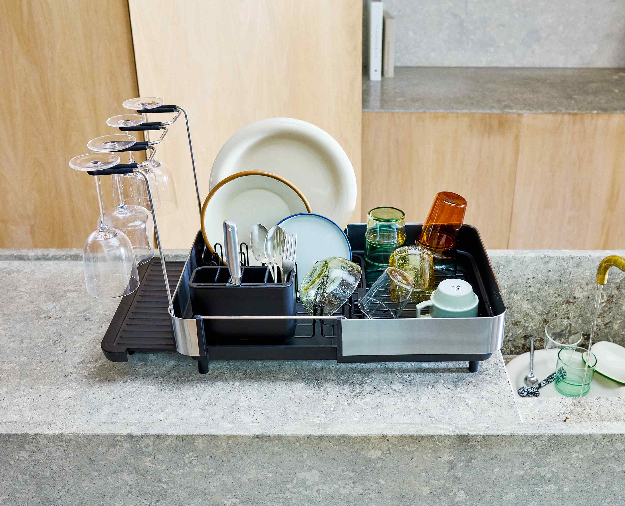 joseph-joseph-extend-steel-plus-expandable-dish-drainer-with-wine-glass-rack-bla image 3