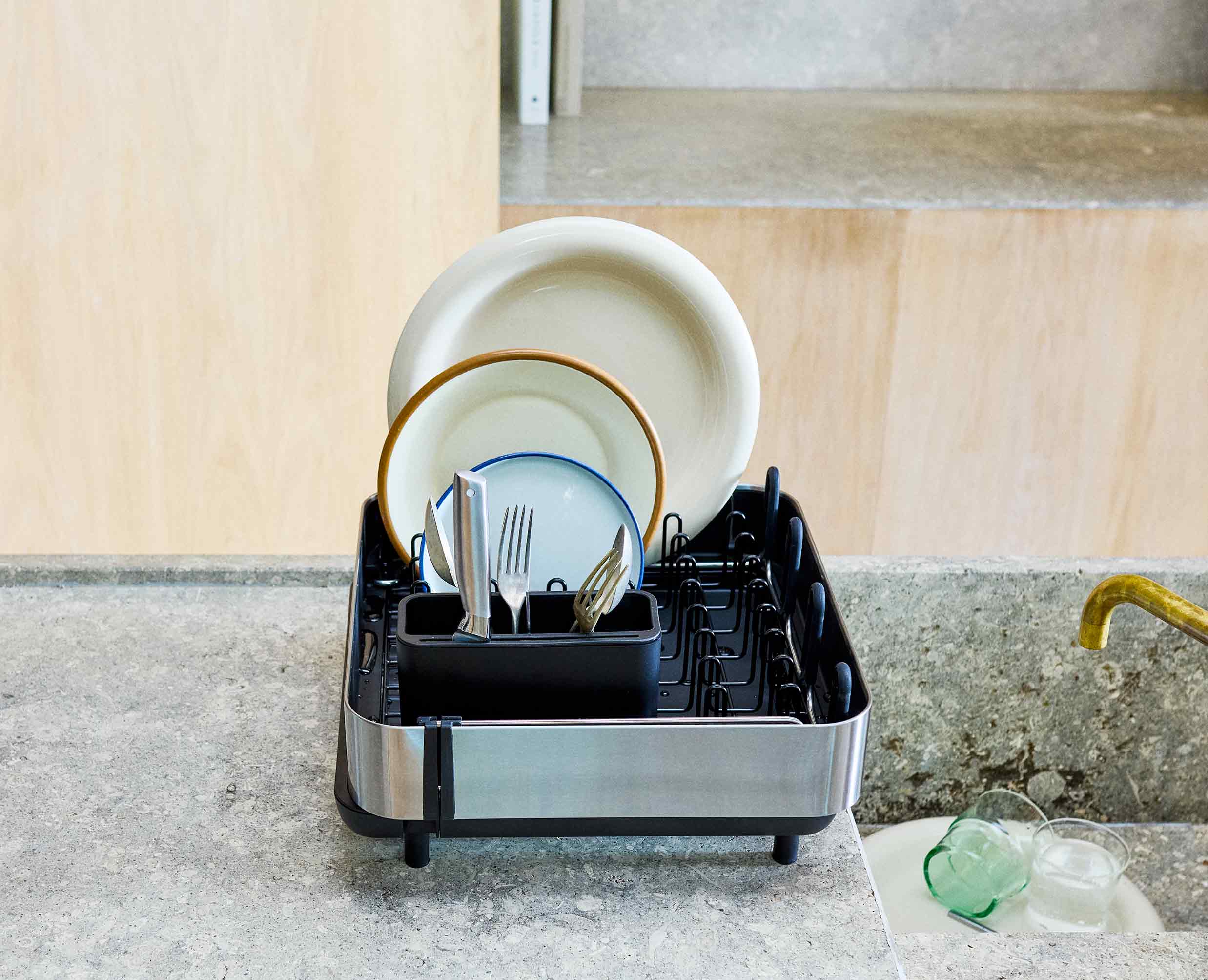 joseph-joseph-extend-steel-plus-expandable-dish-drainer-with-wine-glass-rack-bla image 4