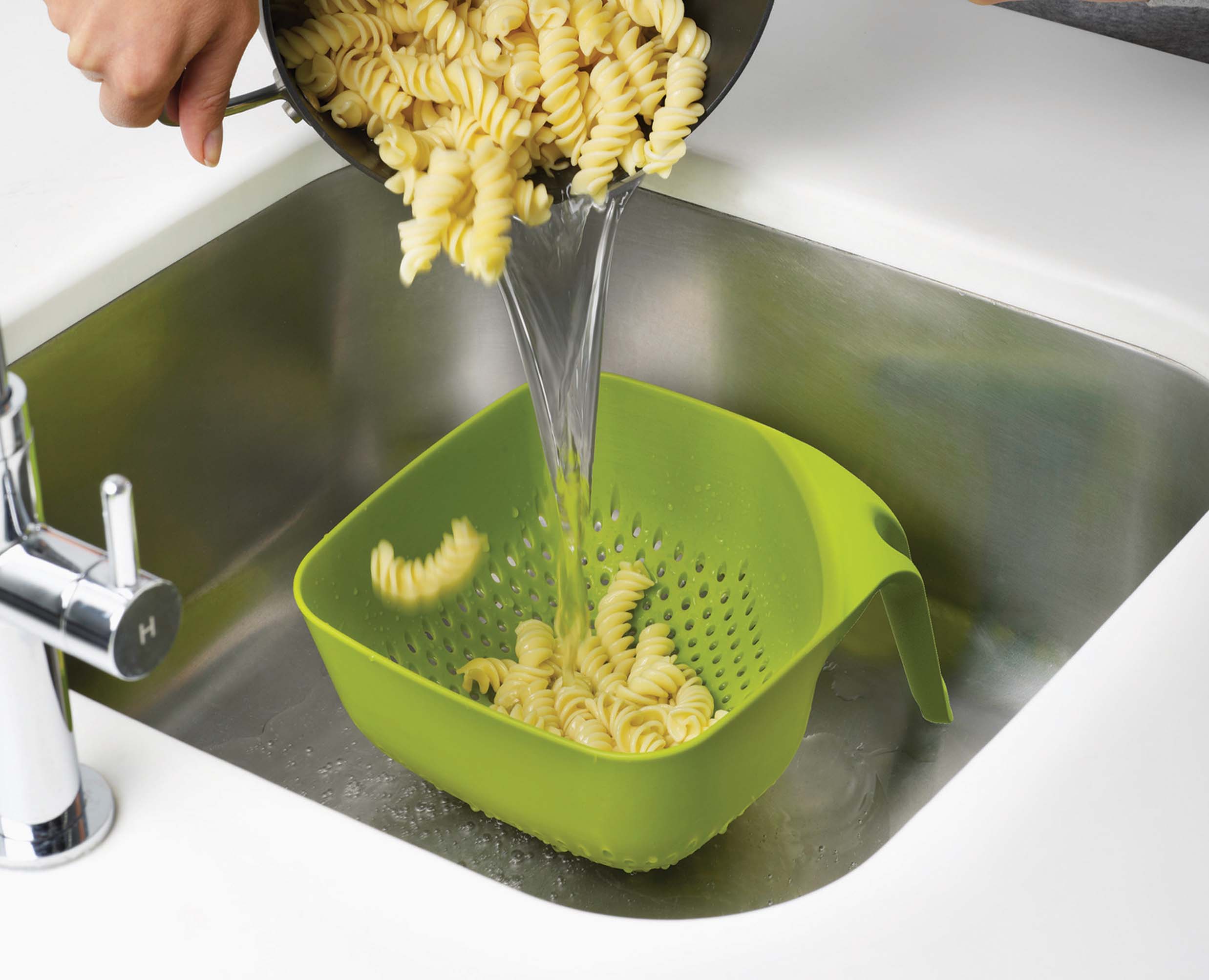 joseph-joseph-square-green-colander image 3