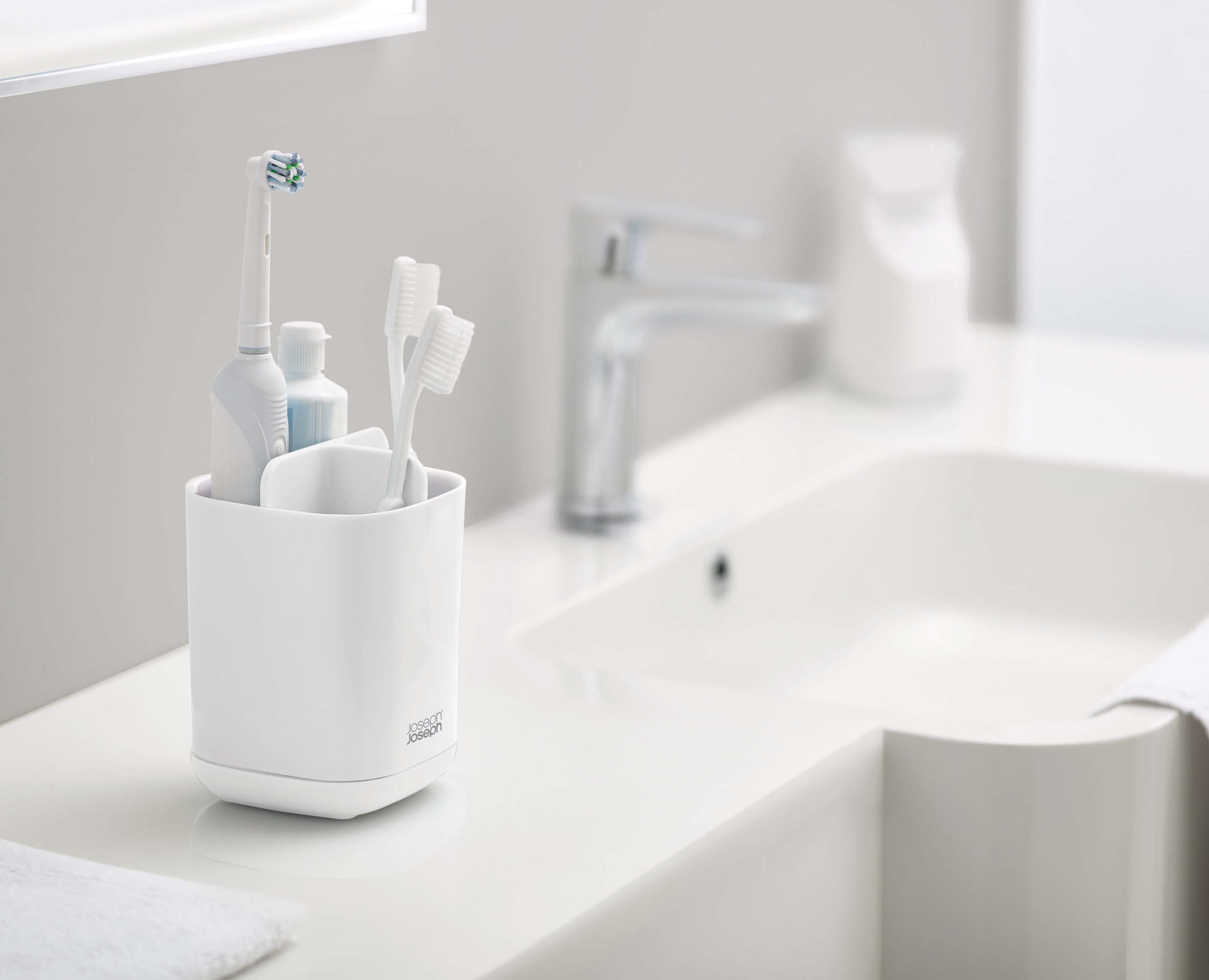joseph-joseph-easystore-white-toothbrush-holder image 3