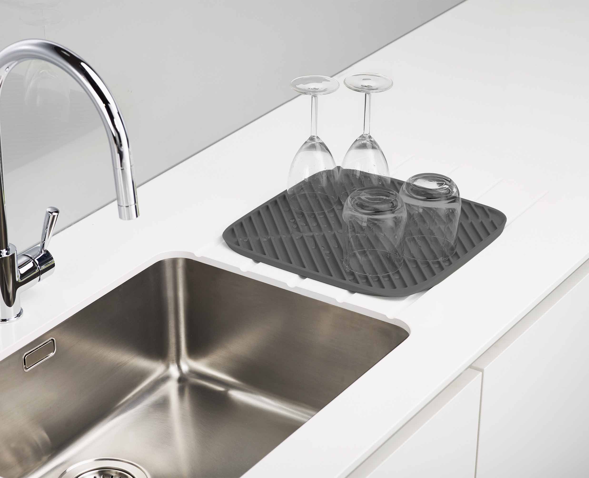 joseph-joseph-flume-grey-dish-draining-mat image 4