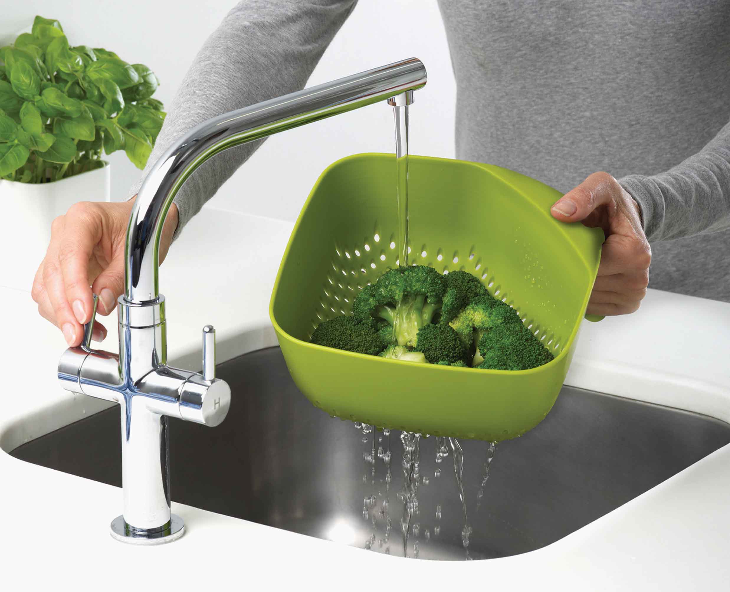 joseph-joseph-square-green-colander image 4