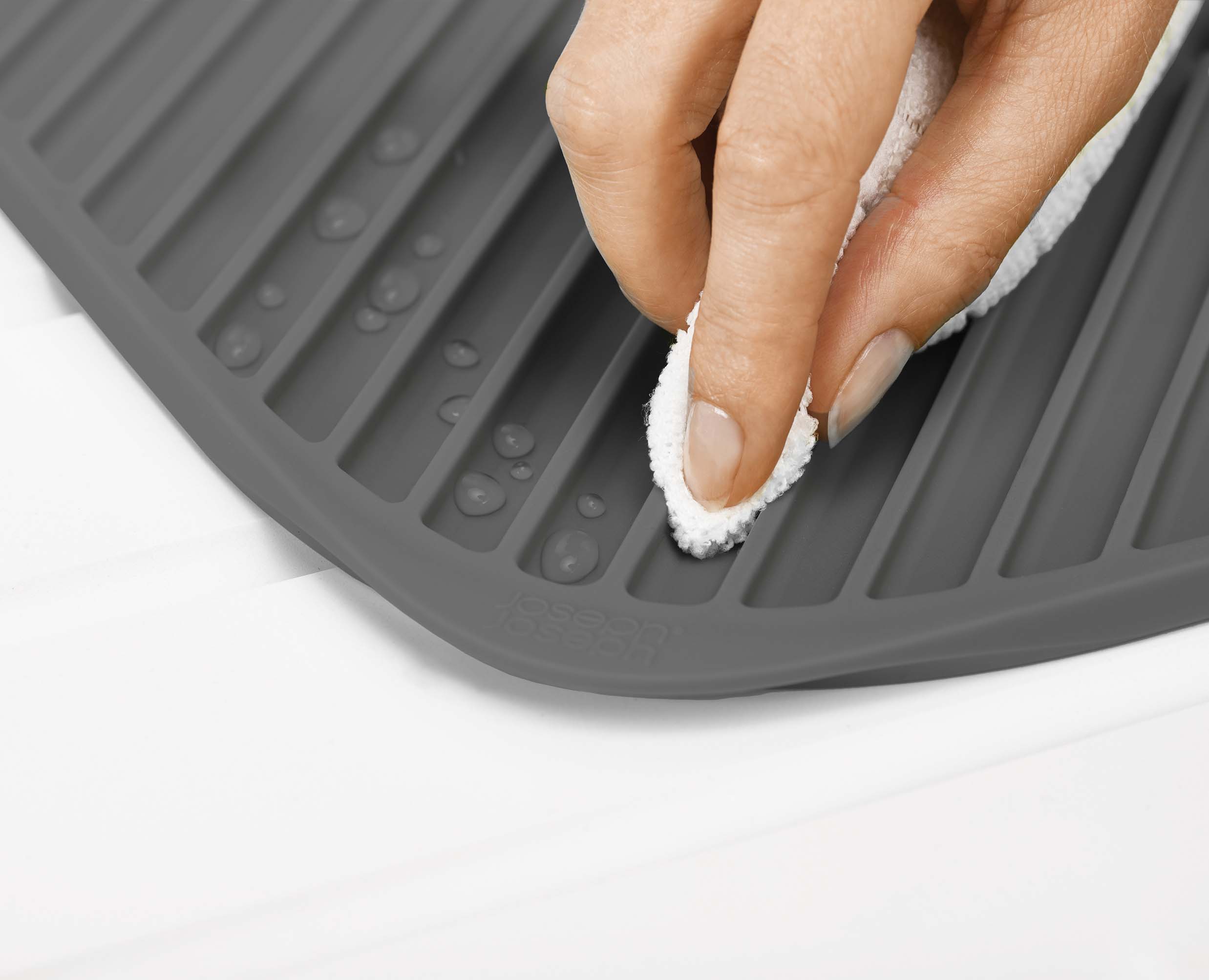 joseph-joseph-flume-grey-dish-draining-mat image 6