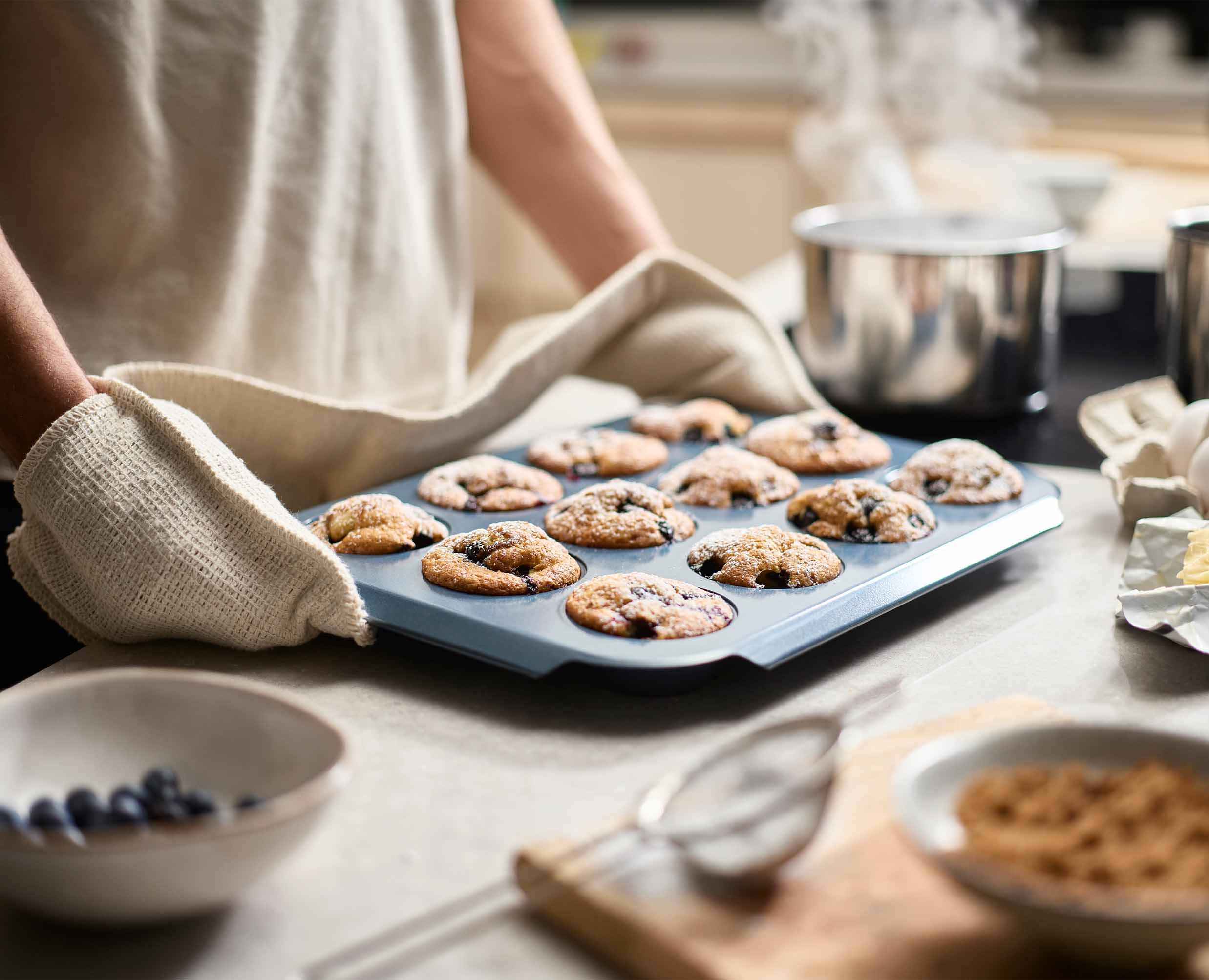 joseph-joseph-nest-bake-non-stick-12-cup-muffin-tray-blue image 3