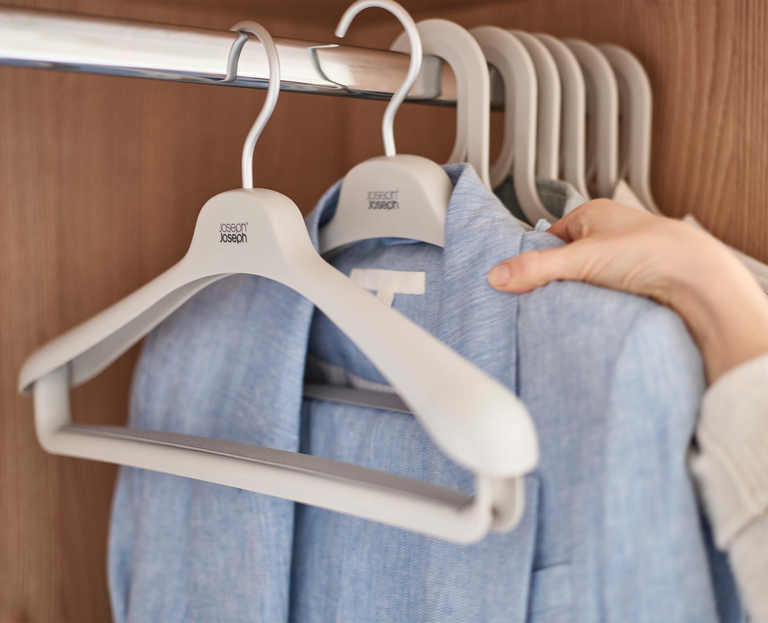 joseph-joseph-orderly-set-of-2-ecru-suit-coat-hangers image 3