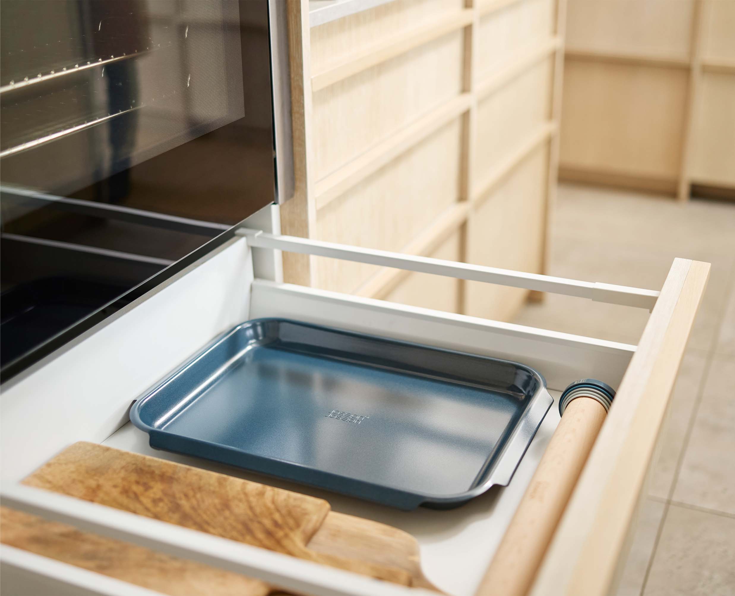 joseph-joseph-nest-bake-non-stick-large-blue-baking-tray image 3