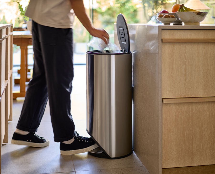 joseph-joseph-arc-30l-easy-push-stainless-steel-pedal-bin image 2