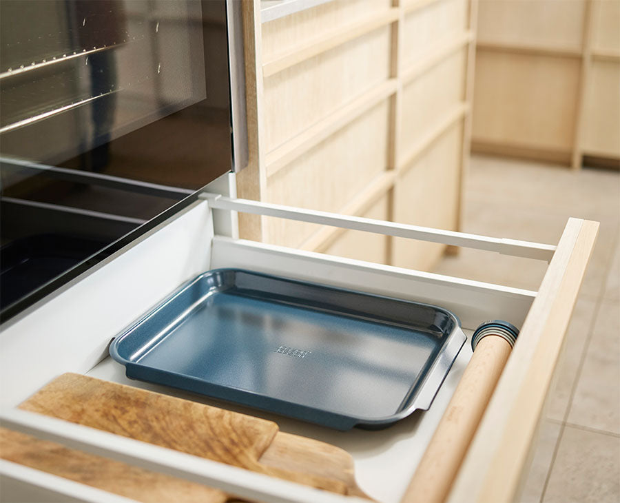 joseph-joseph-nest-bake-non-stick-large-blue-baking-tray image 2