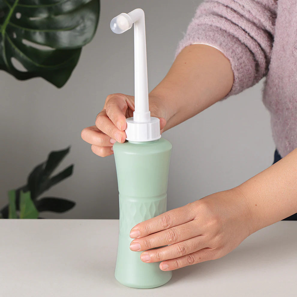 haakaa-pericleanse-bottle image 2