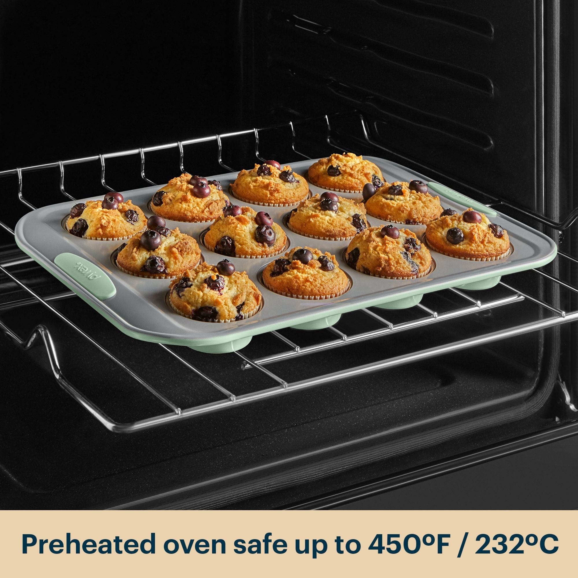 pyrex-metal-bakeware-8-piece-set-in-sage image 6