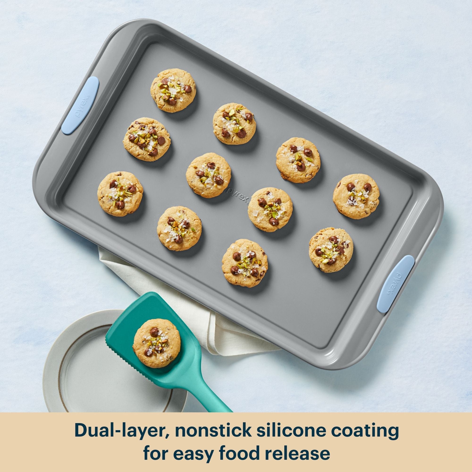 pyrex-metal-bakeware-3-piece-set-in-cerulean image 4