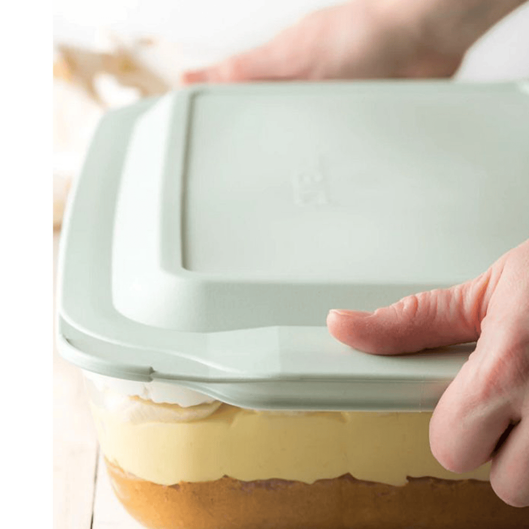 pyrex-deep-9x13-inch-rectangular-glass-baking-dish-with-sage-green-lid image 3